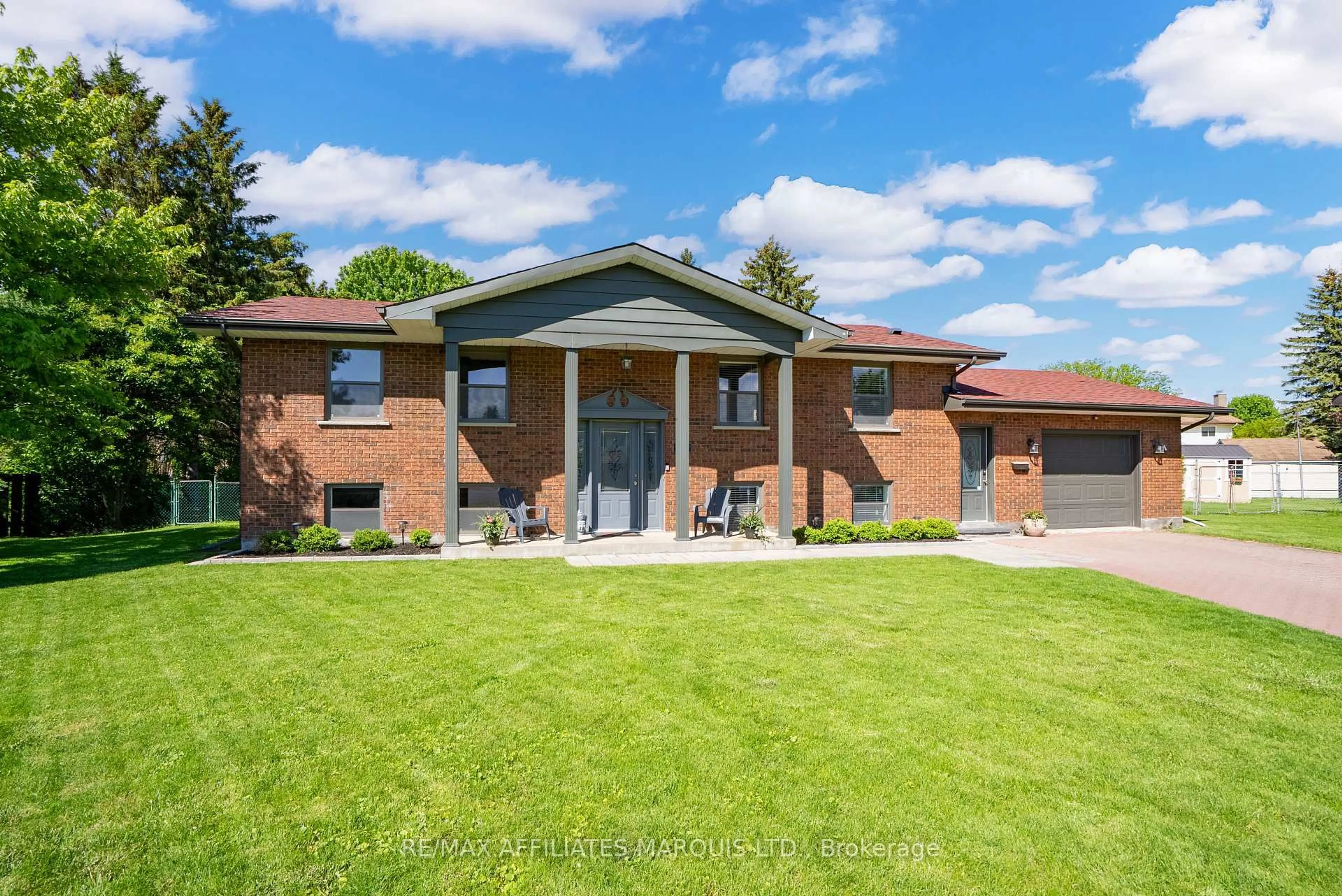 Home with brick exterior material, street for 1949 Belvedere Cres, Cornwall Ontario K6H 6L9