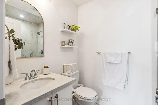 Additional property image - 54 Nisbet Blvd Unit 31