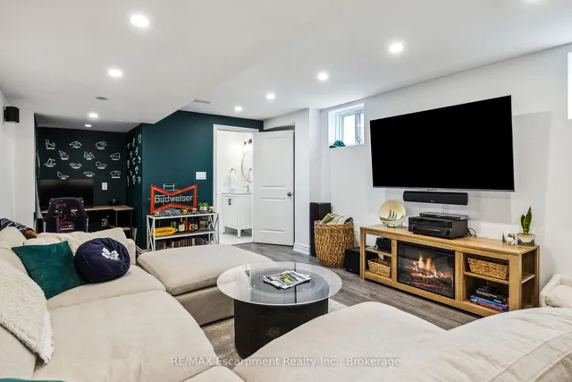 Additional property image - 54 Nisbet Blvd Unit 31