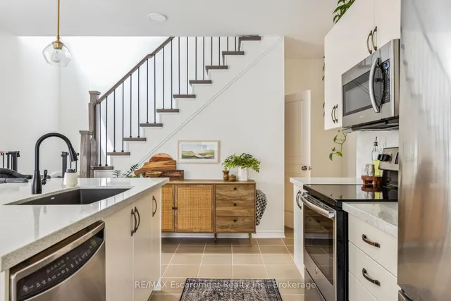 Additional property image - 54 Nisbet Blvd Unit 31