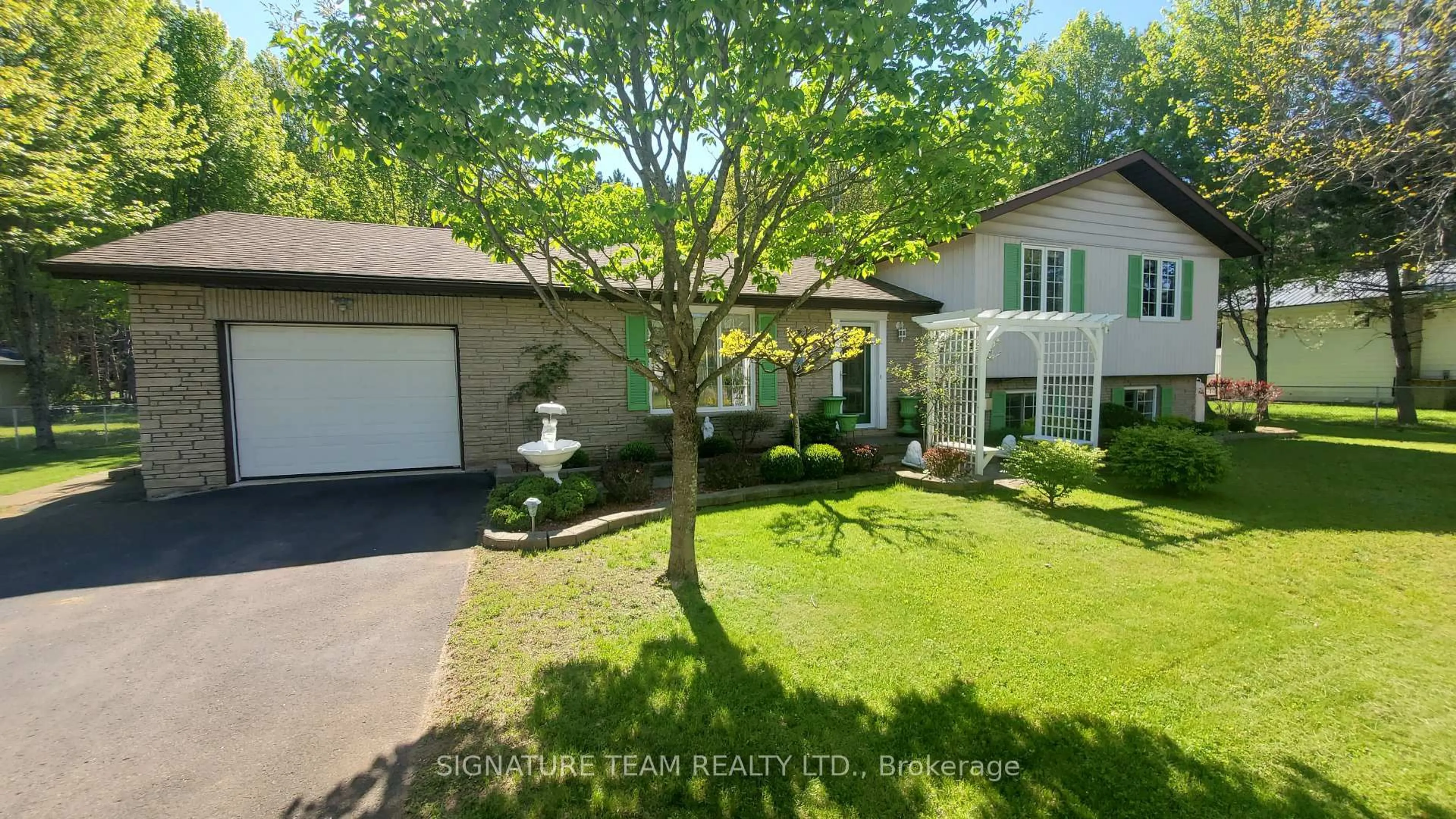 A pic from outside/outdoor area/front of a property/back of a property/a pic from drone, street for 2375 Simpson Pit Rd, Round Lake Centre Ontario K0J 2J0