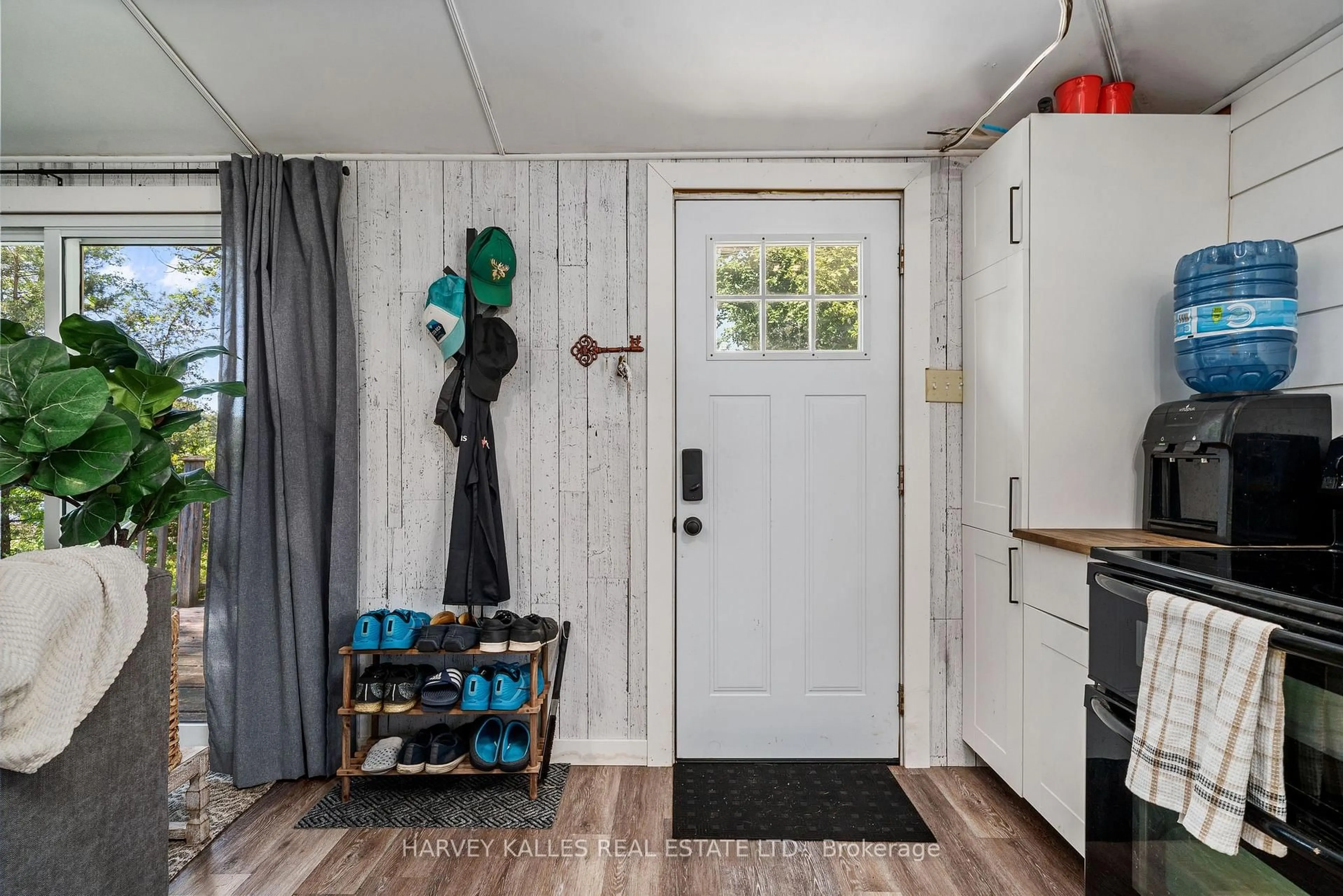 Indoor entryway for 101 Treasure Cove Lane, Prince Edward County Ontario K0K 2T0