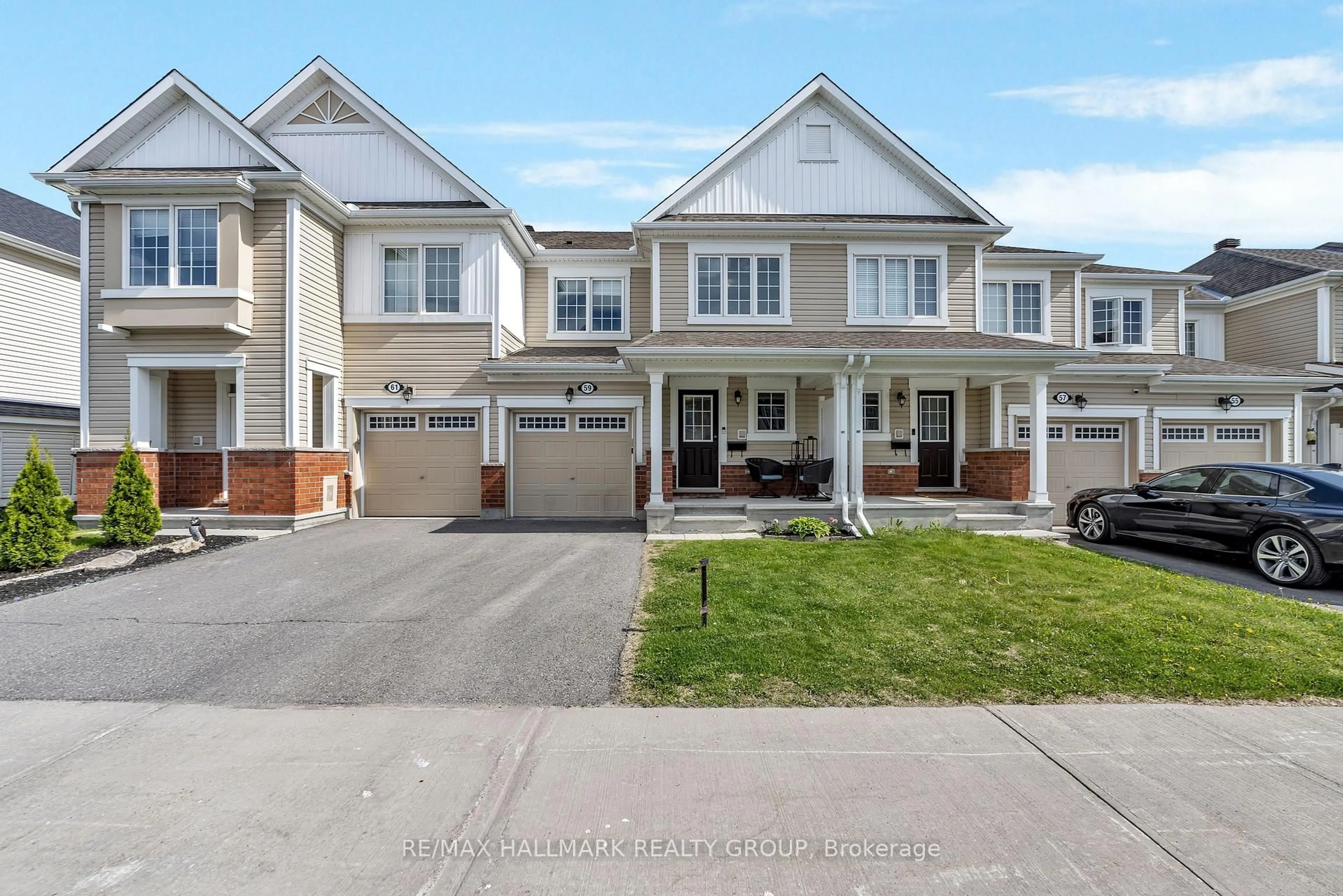 A pic from outside/outdoor area/front of a property/back of a property/a pic from drone, street for 59 Astervale St, Ottawa Ontario K4A 3W5