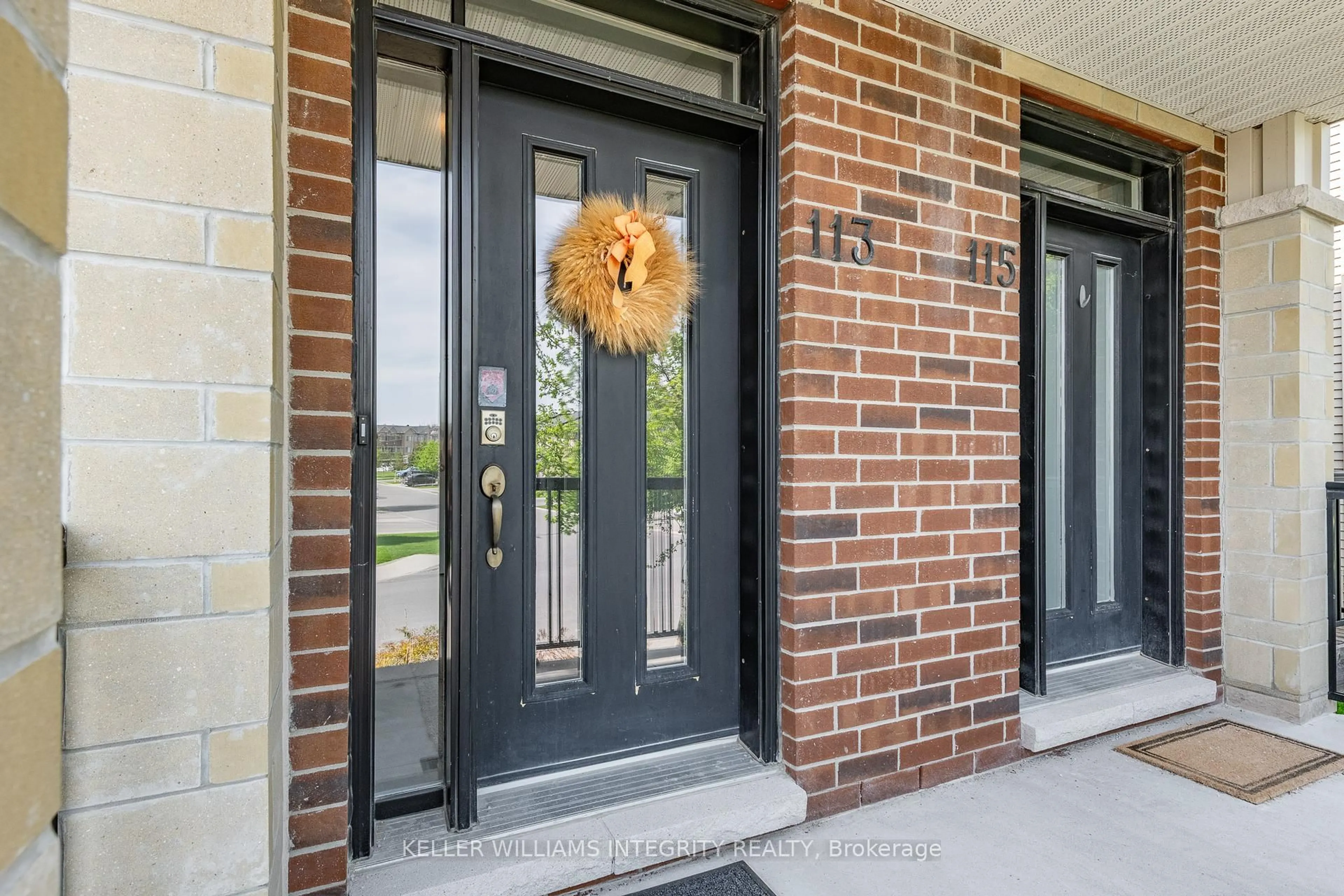 Indoor entryway for 113 Poplin St, Ottawa Ontario K4M 0G7
