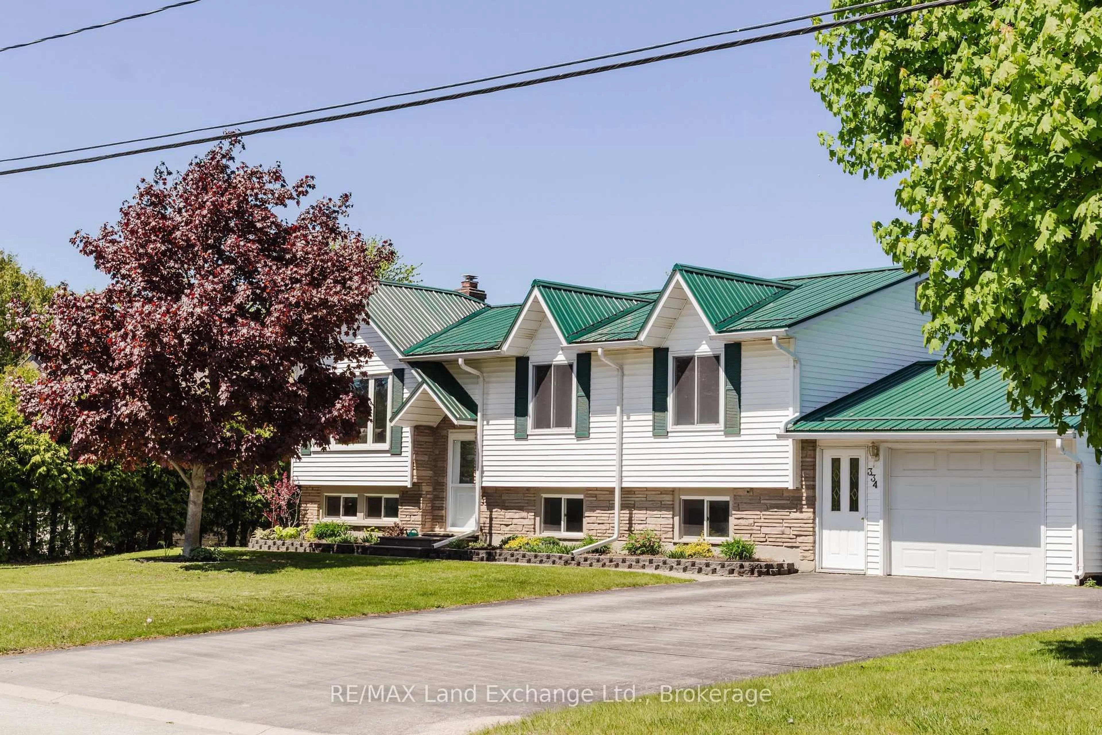 Home with vinyl exterior material, street for 334 Peel St, Saugeen Shores Ontario N0H 2L0