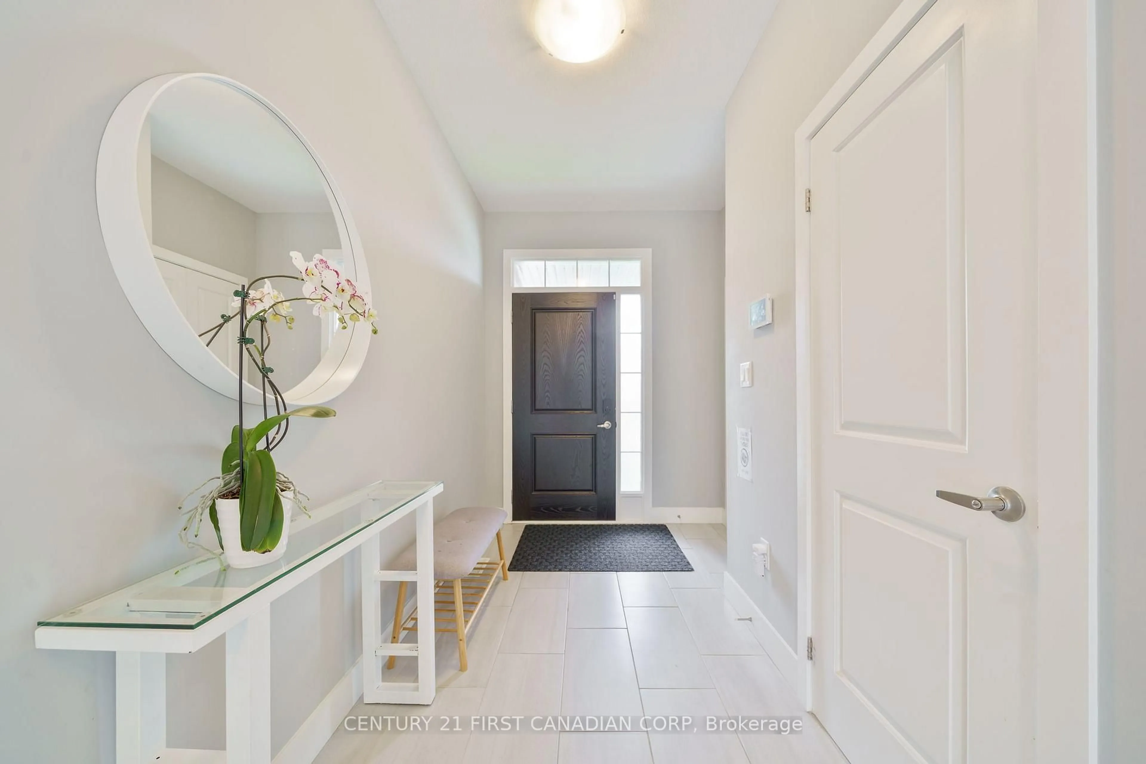 Indoor entryway for 1660 Beaverbrook Ave, London North Ontario N6H 0E3
