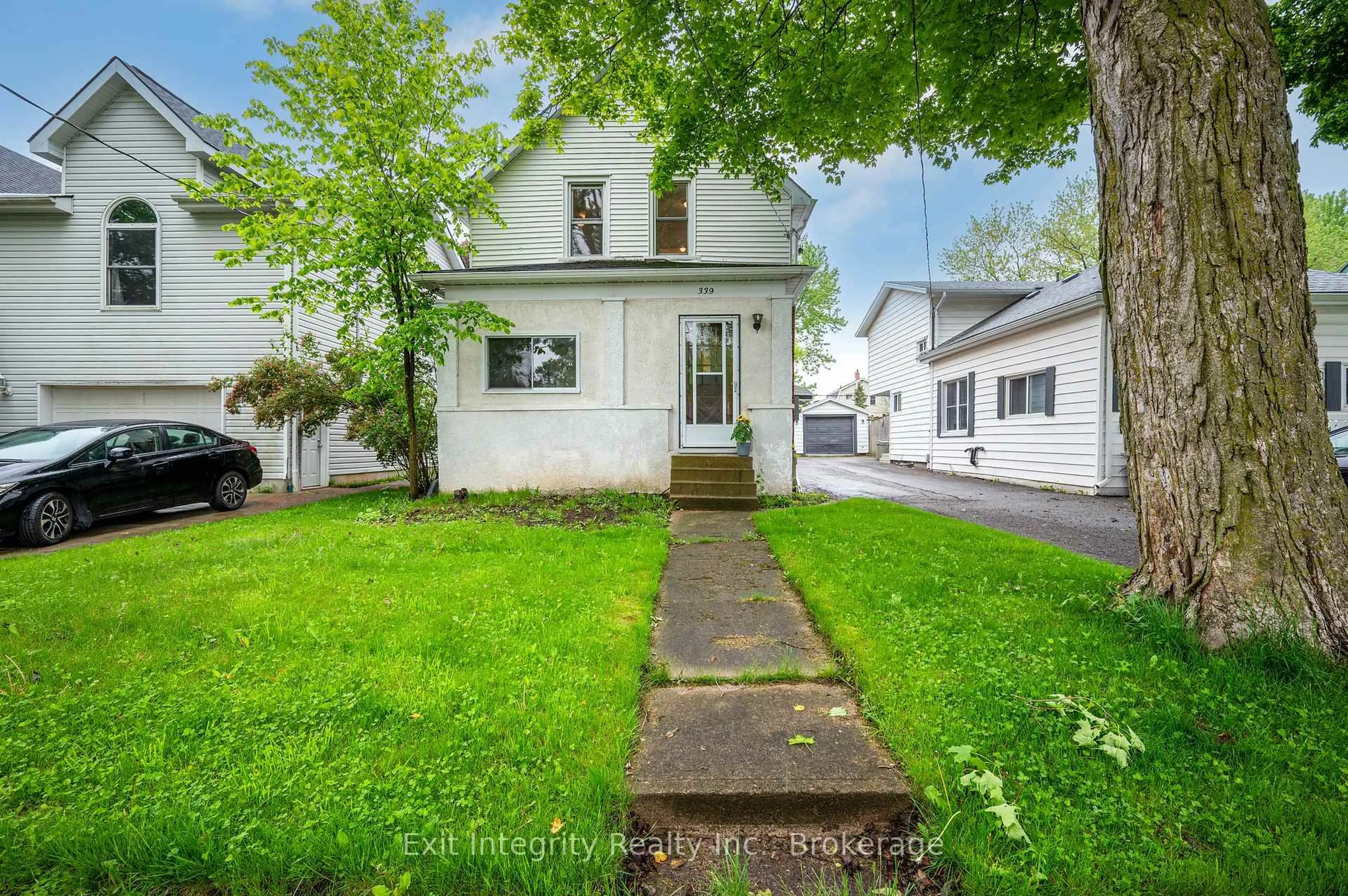 Unknown for 339 Nelson St, Stratford Ontario N5A 2K7