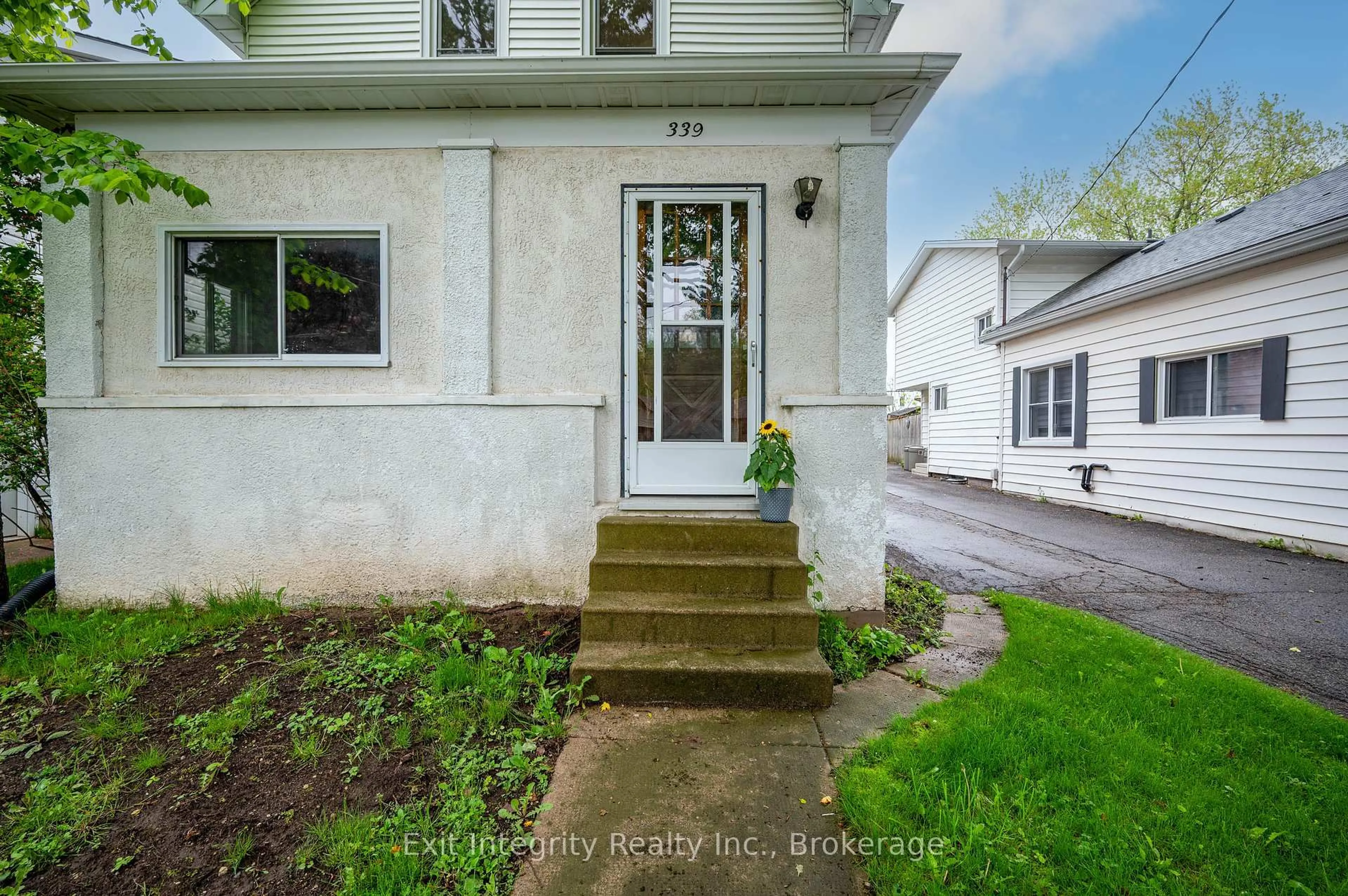 Unknown for 339 Nelson St, Stratford Ontario N5A 2K7