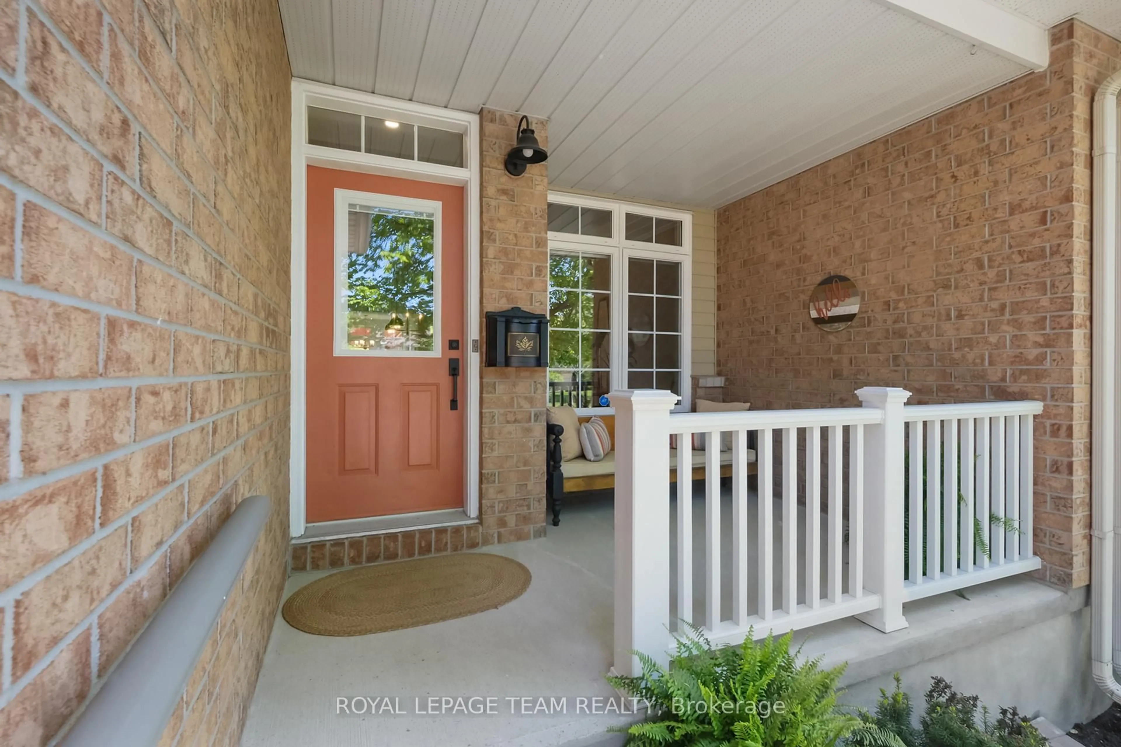 Indoor entryway for 50 Sable Run Dr, Ottawa Ontario K2S 1W7