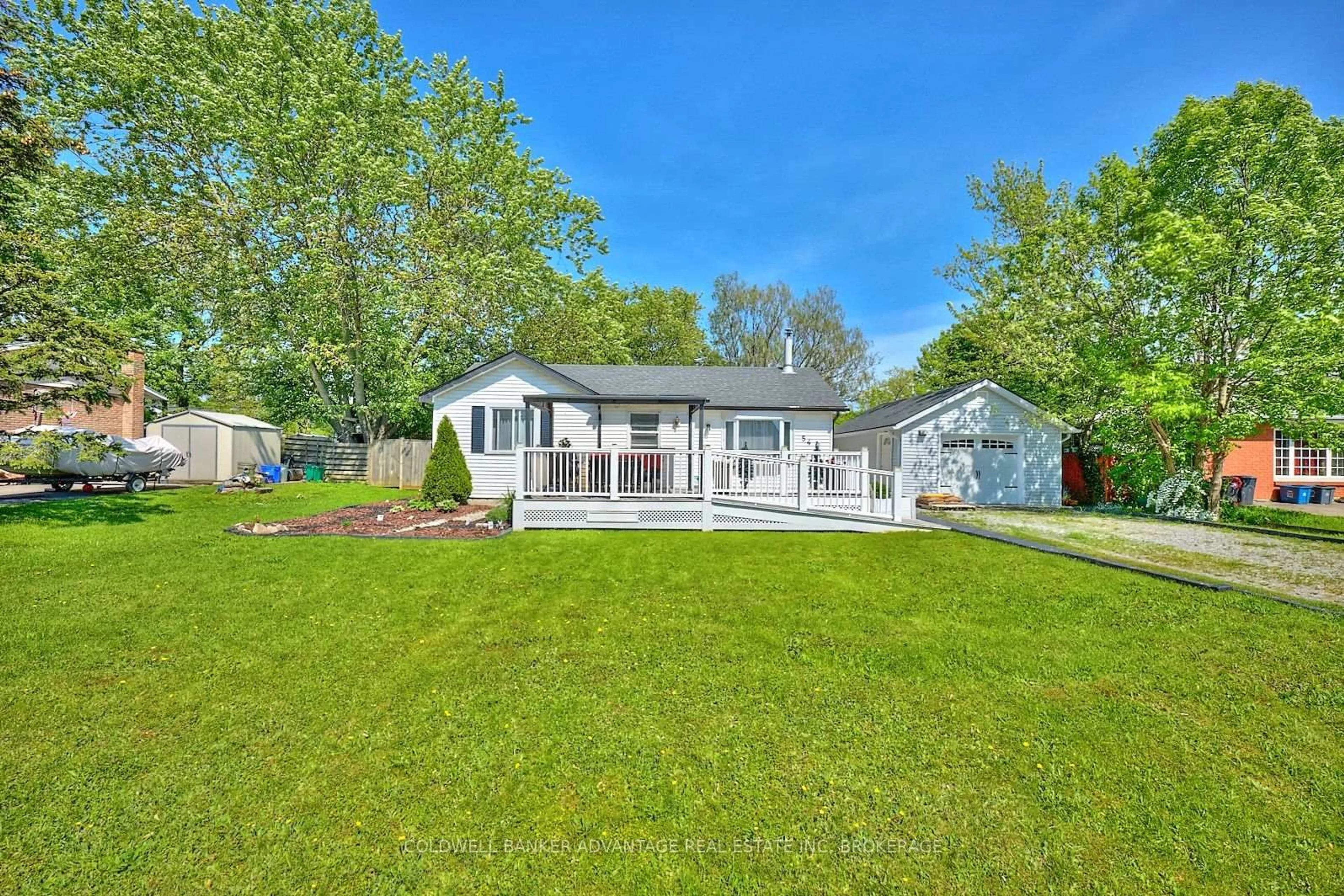 Home with vinyl exterior material, water/lake/river/ocean view for 540 Grandview Rd, Fort Erie Ontario L2A 4T9