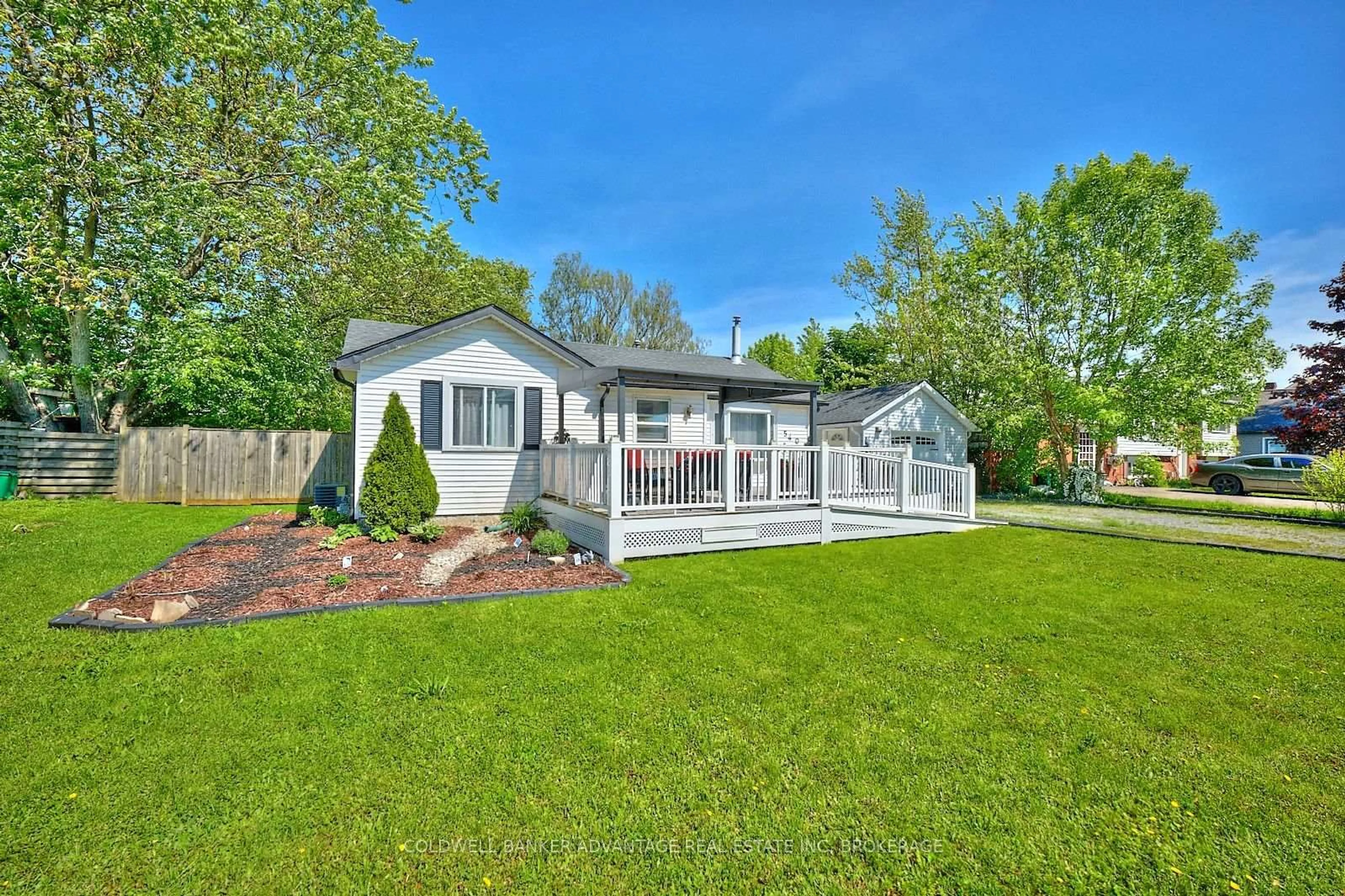 Home with vinyl exterior material, water/lake/river/ocean view for 540 Grandview Rd, Fort Erie Ontario L2A 4T9