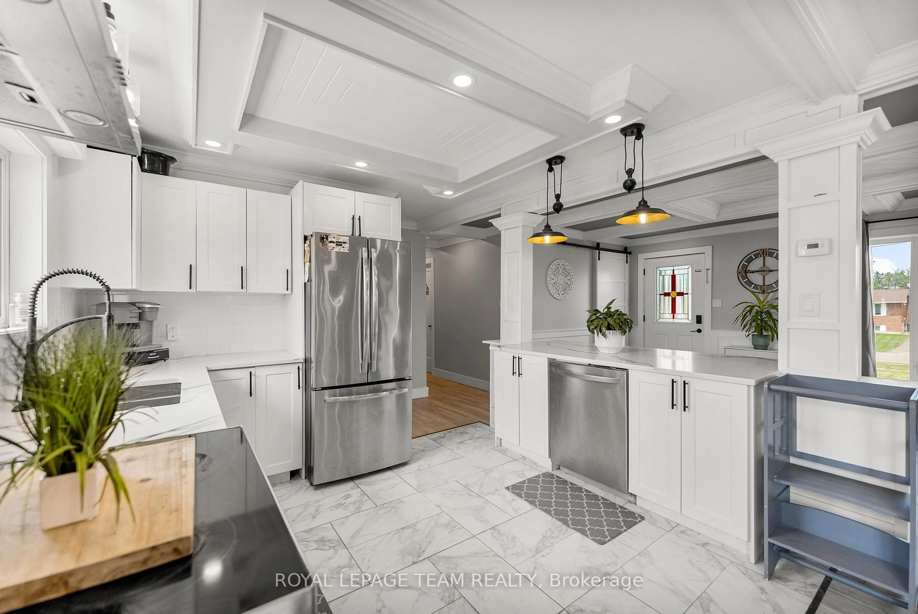 Open concept kitchen, ceramic/tile floor for 40 Meadowbrook Dr, Pembroke Ontario K8A 7C3