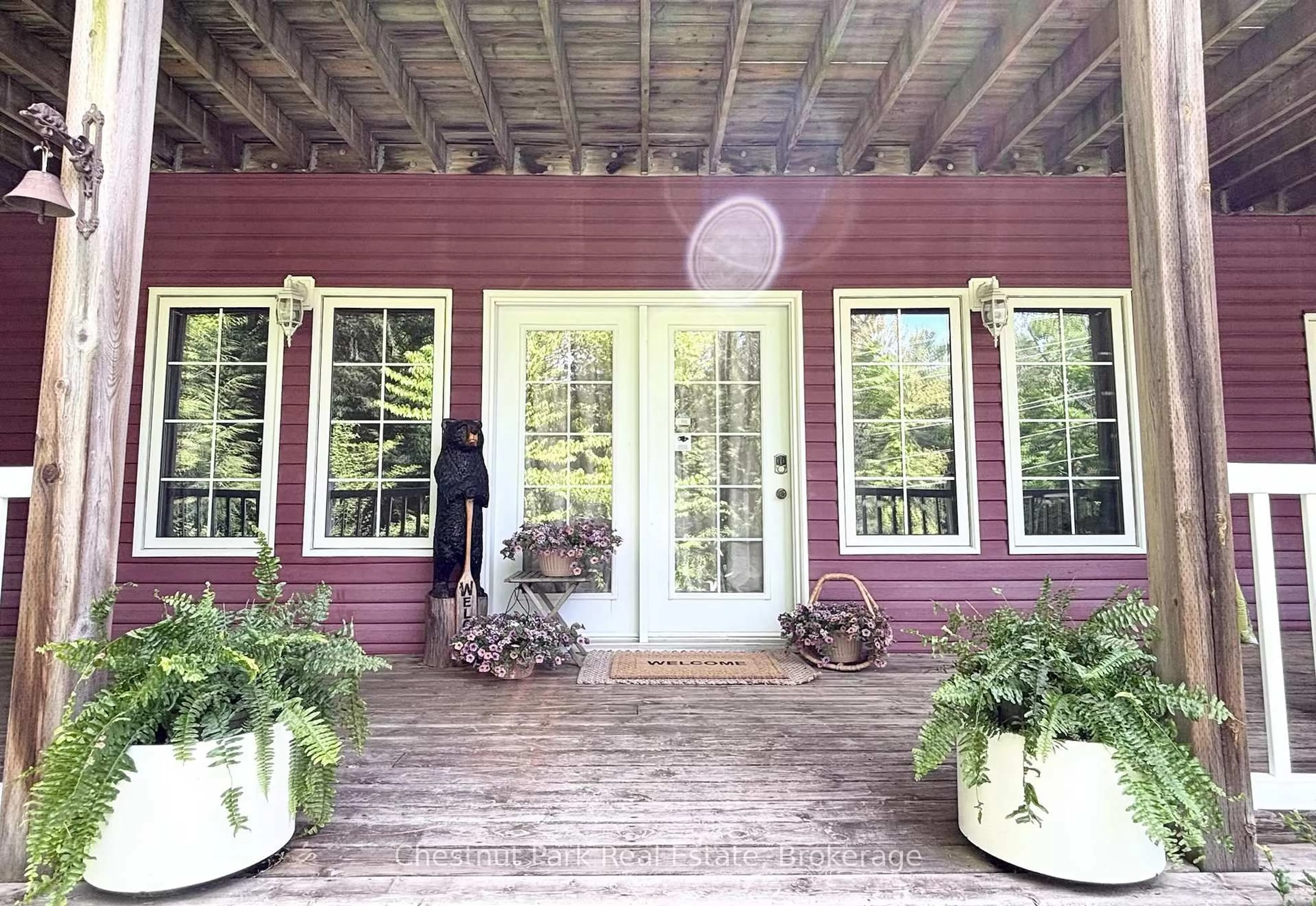 Indoor entryway for 132 WOODLAND Dr, Huntsville Ontario P1H 1A7