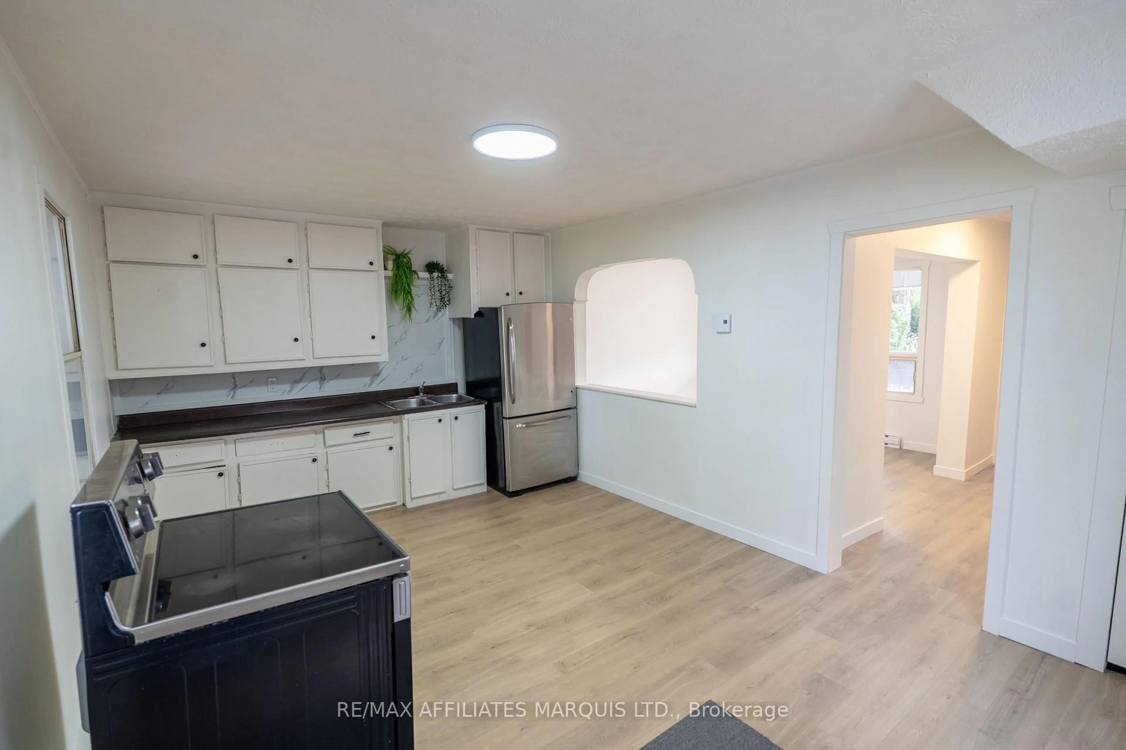 Standard kitchen, unknown for 317 Guy St, Cornwall Ontario K6H 4V3