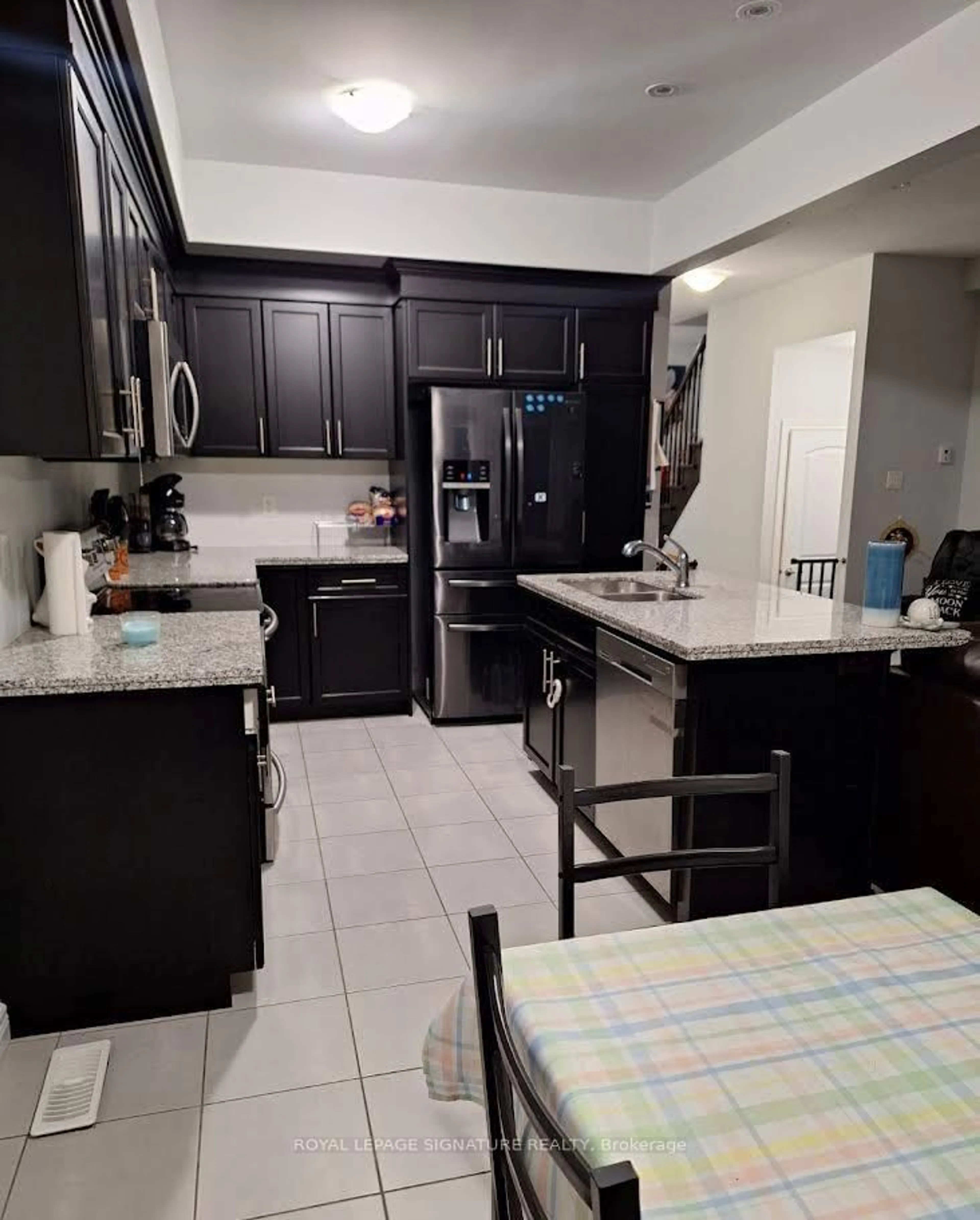 Open concept kitchen, ceramic/tile floor for 98 Shoreview Pl #4, Hamilton Ontario L8E 0J4