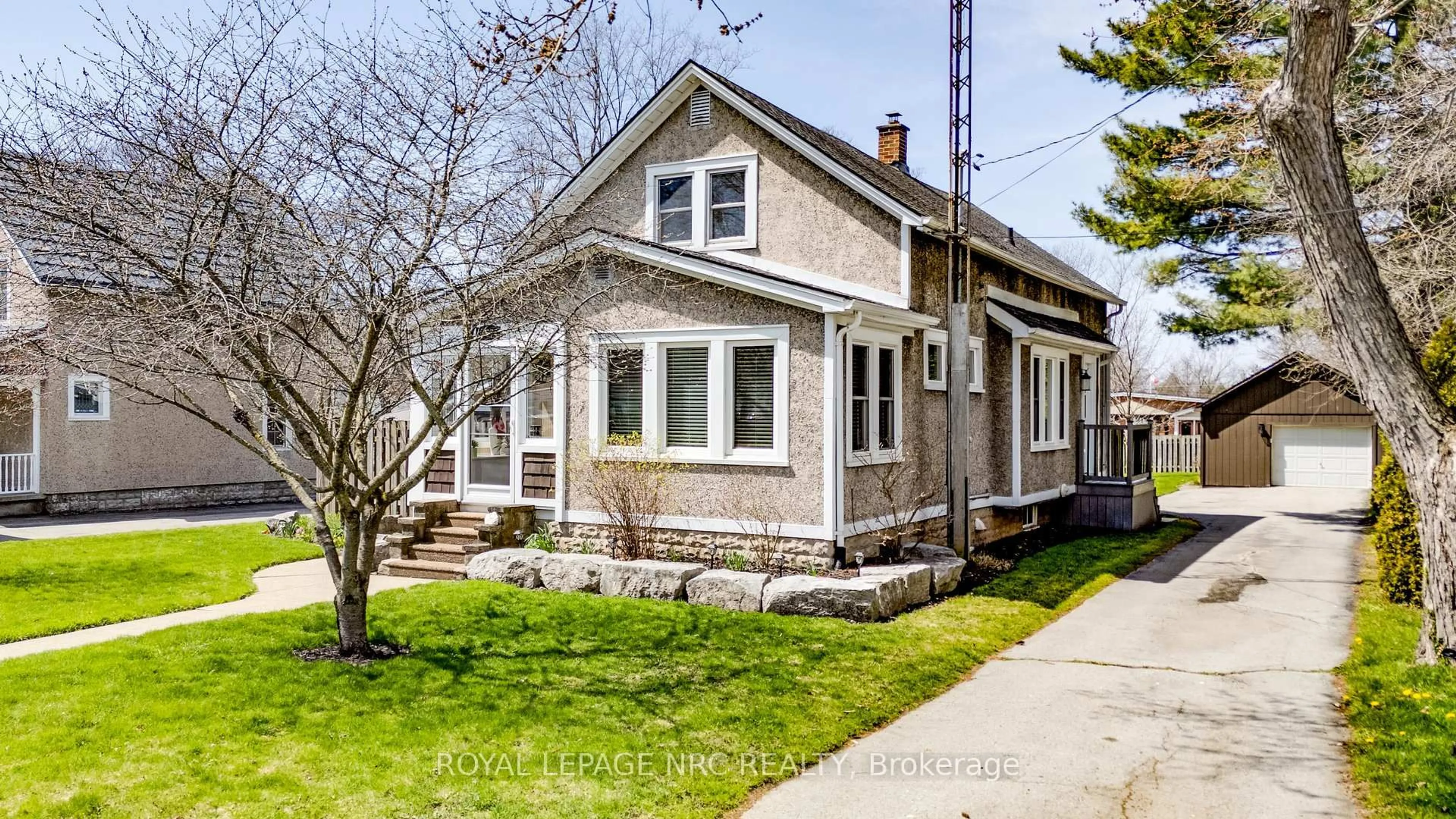 Home with brick exterior material, street for 457 North Mill St, Fort Erie Ontario L0S 1N0