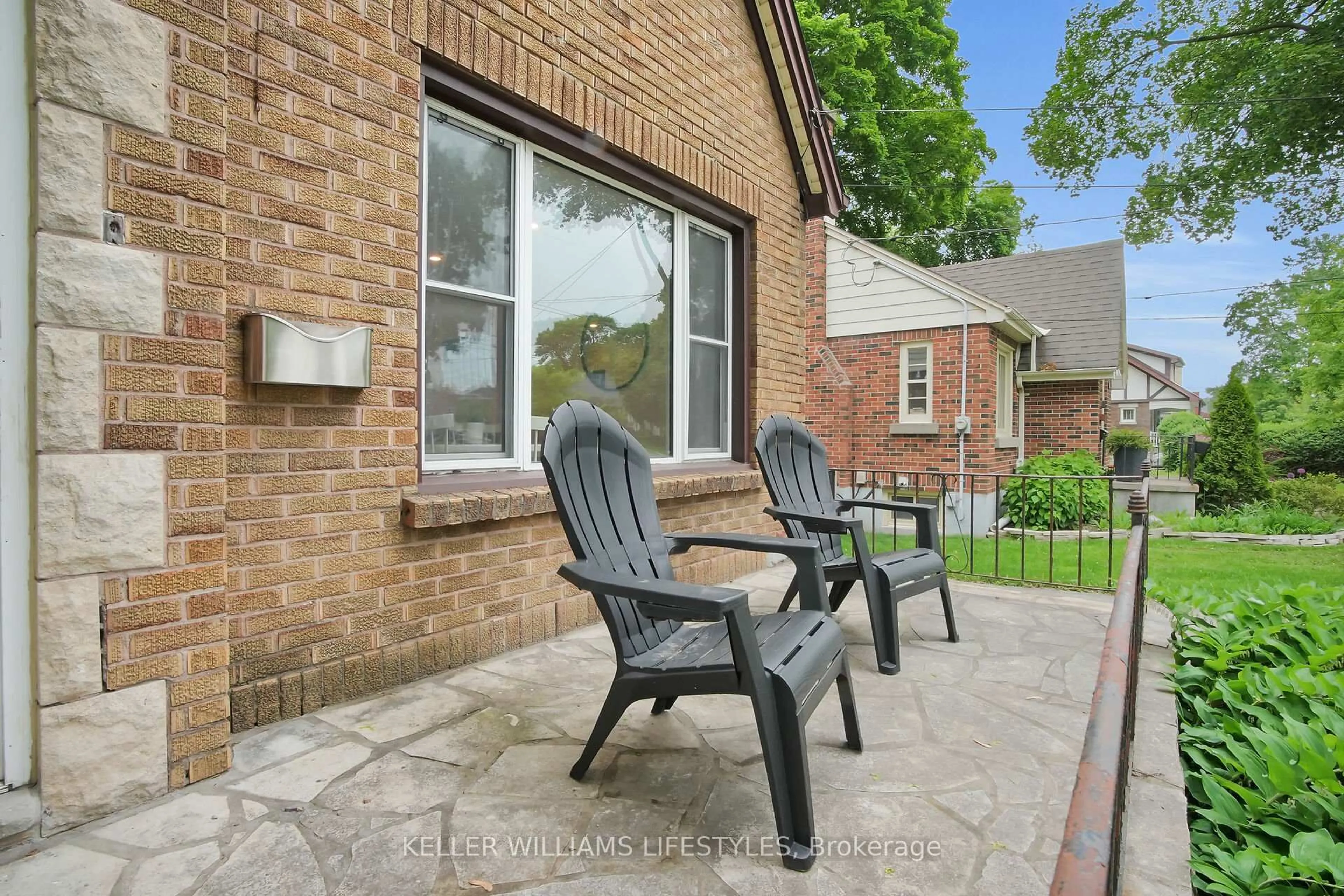 Patio, street for 36 Bond St, London South Ontario N6C 1W3