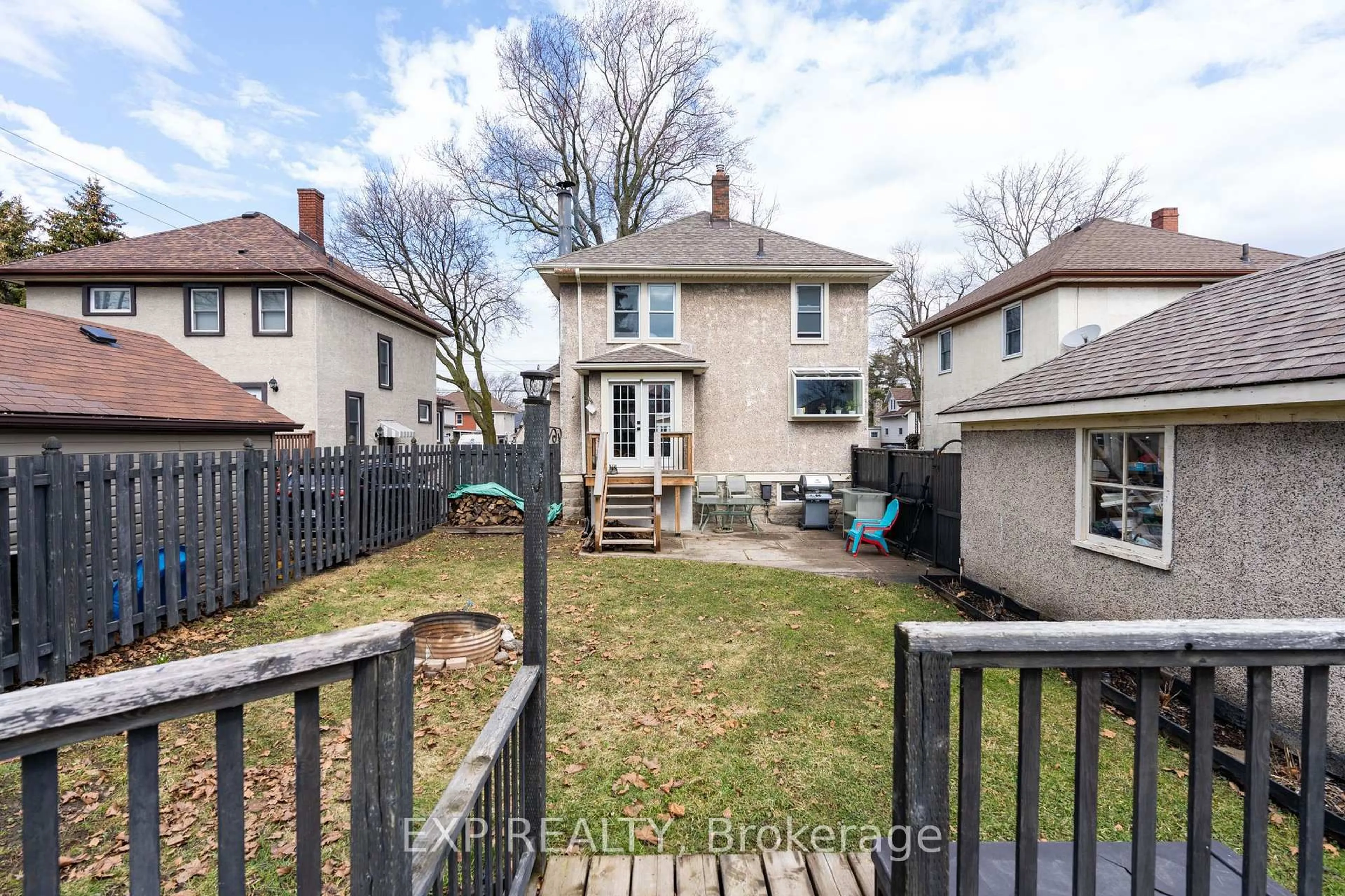 Unknown for 302 Stanley St, Port Colborne Ontario L3K 3A2