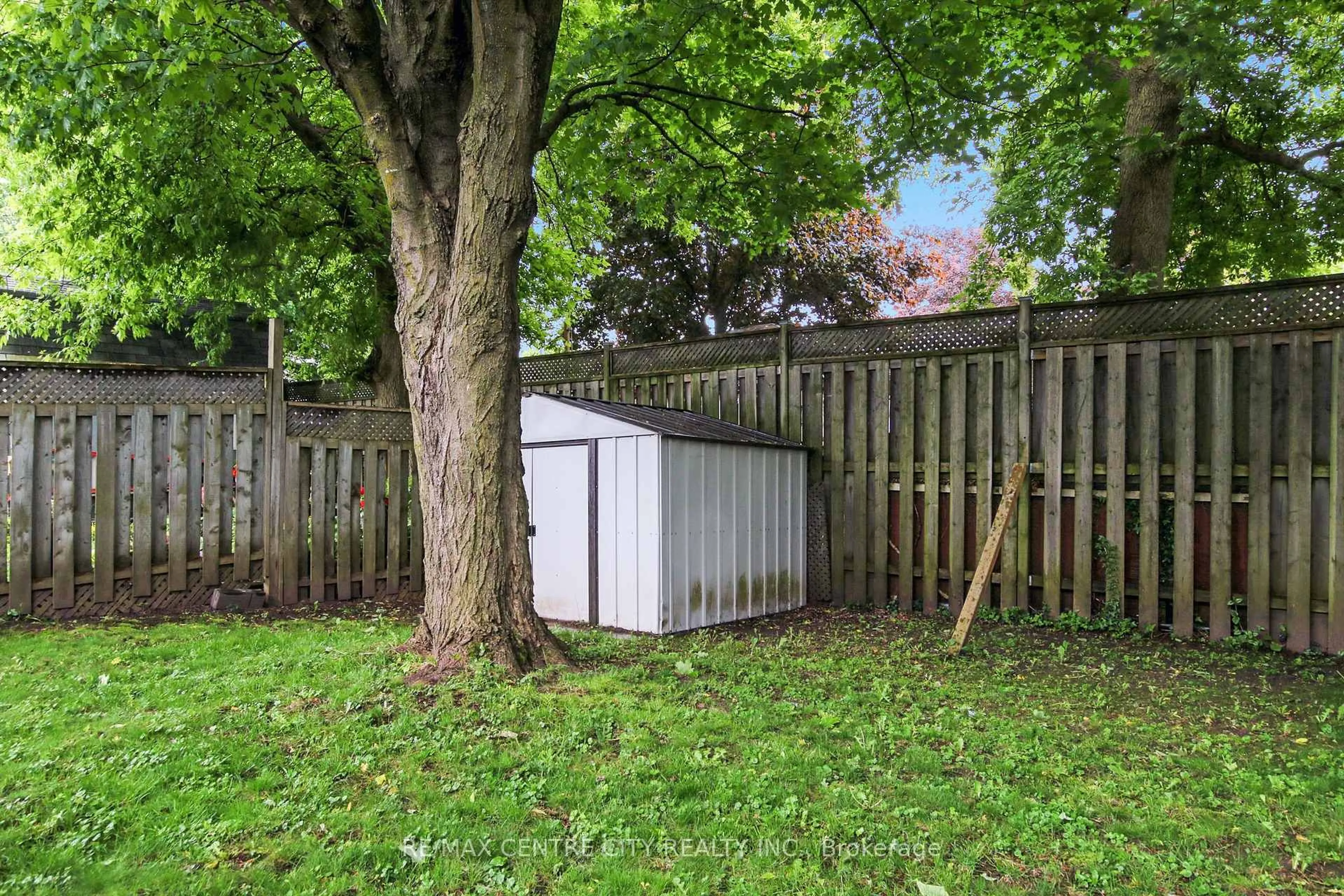 Shed for 23 Wenlock Cres, London North Ontario N6G 3B5