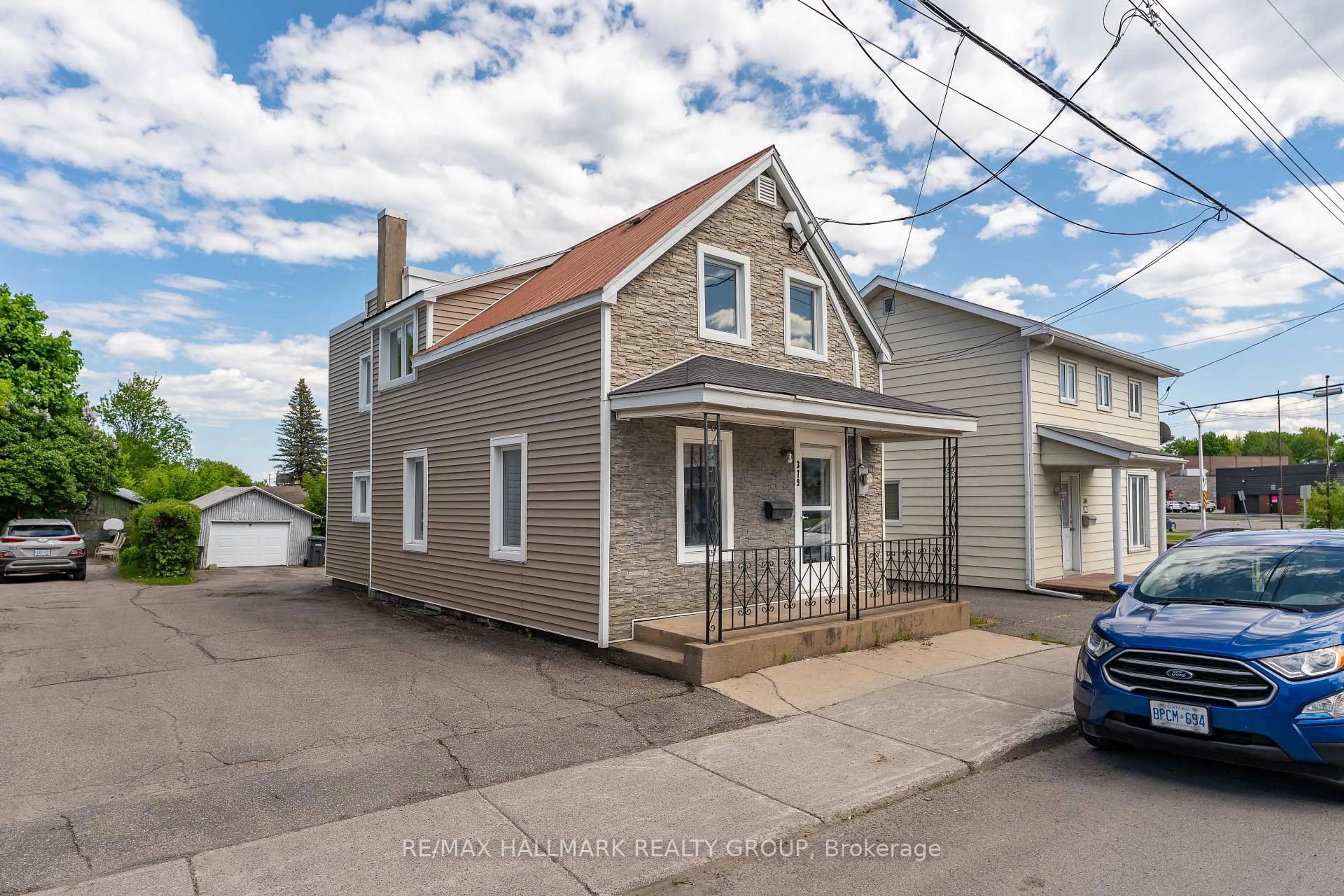 A pic from outside/outdoor area/front of a property/back of a property/a pic from drone, street for 379 William St, Hawkesbury Ontario K6A 1X3