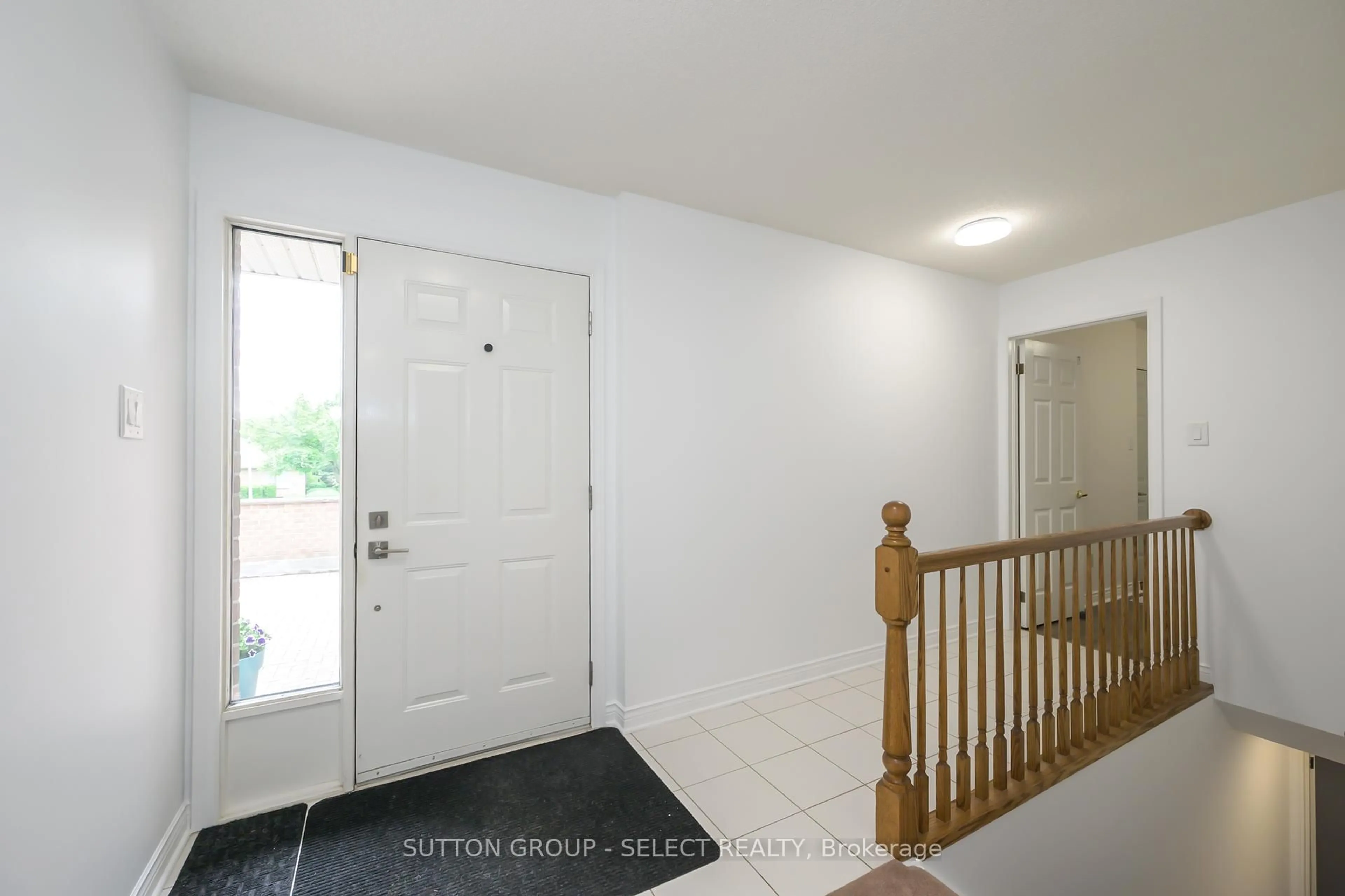 Indoor entryway for 5 Cadeau Terr #48, London South Ontario N6K 4H9