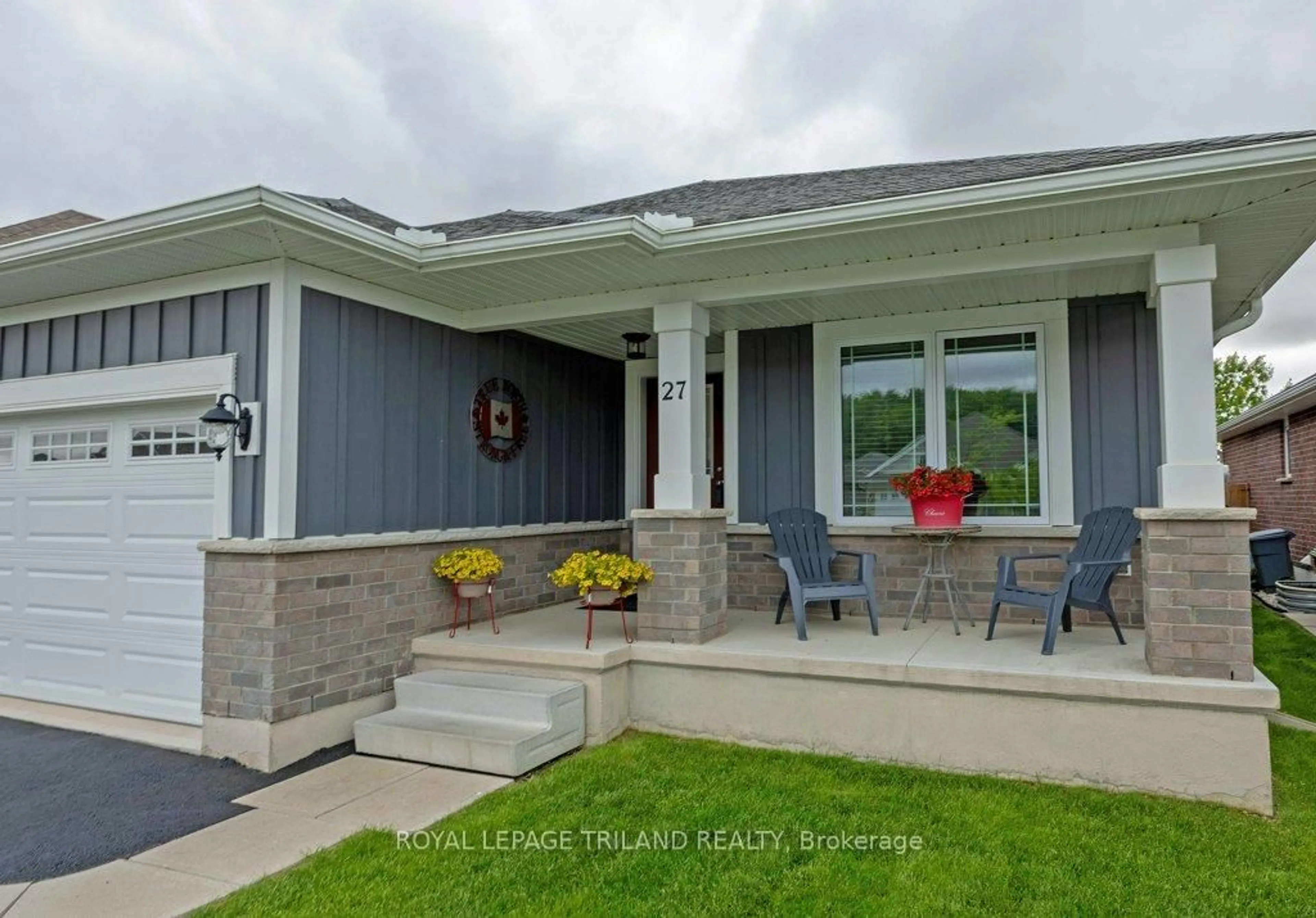 Home with vinyl exterior material, street for 27 Foxtail Lane, St. Thomas Ontario N5R 0J2