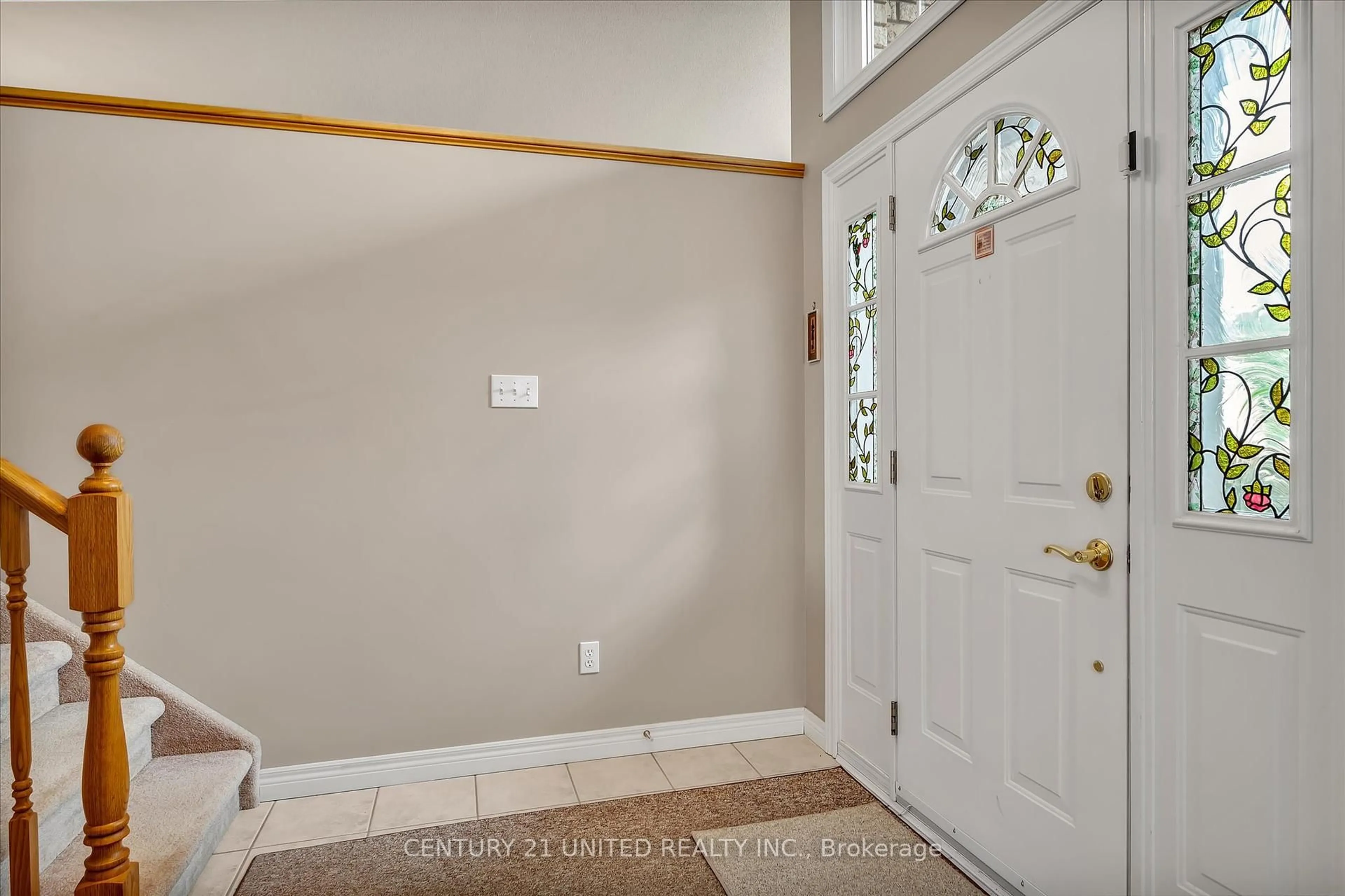 Indoor entryway for 1329 White Cres, Peterborough West Ontario K9K 2L6