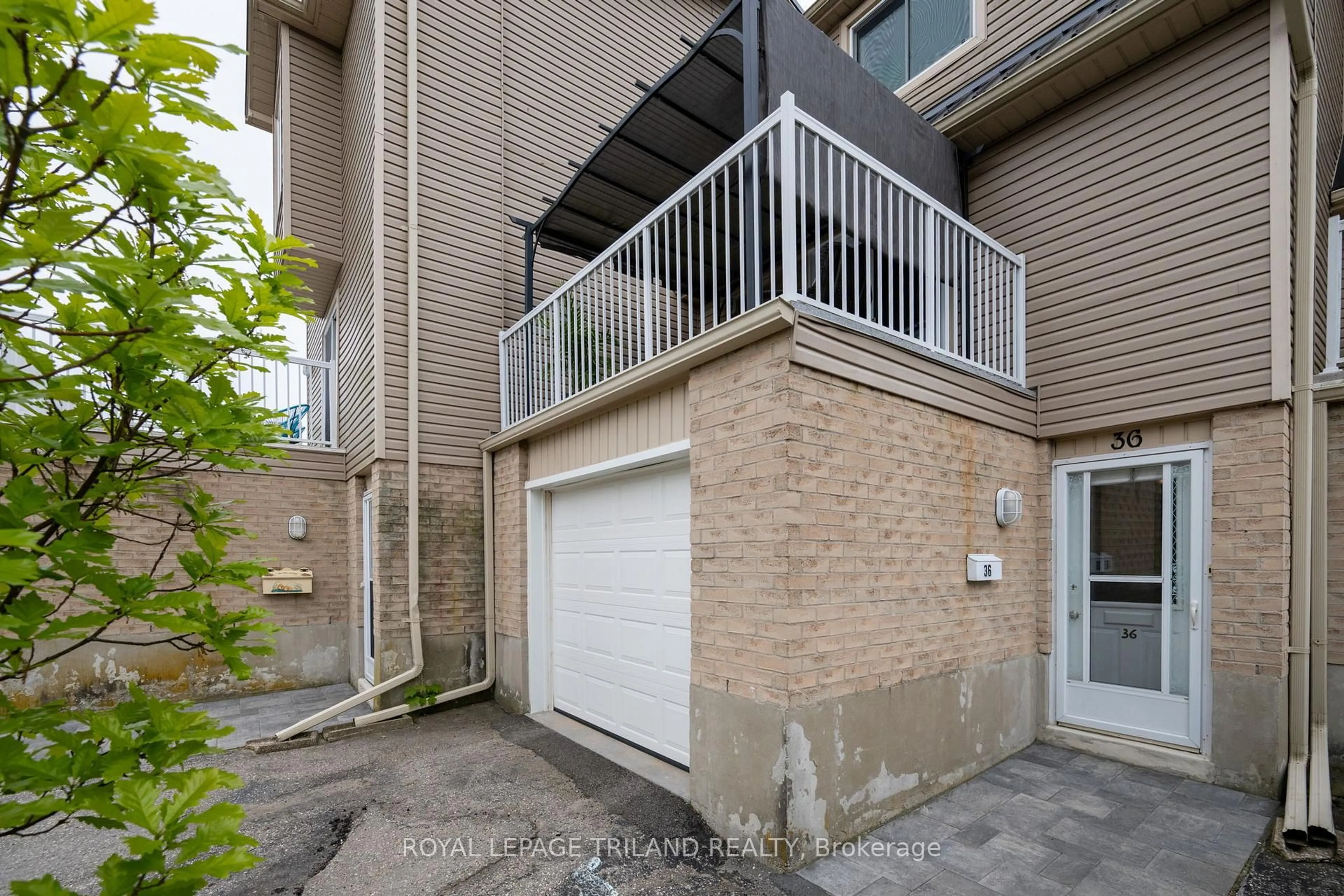 Patio, street for 301 Carlow Rd #36, Central Elgin Ontario N5L 1B8