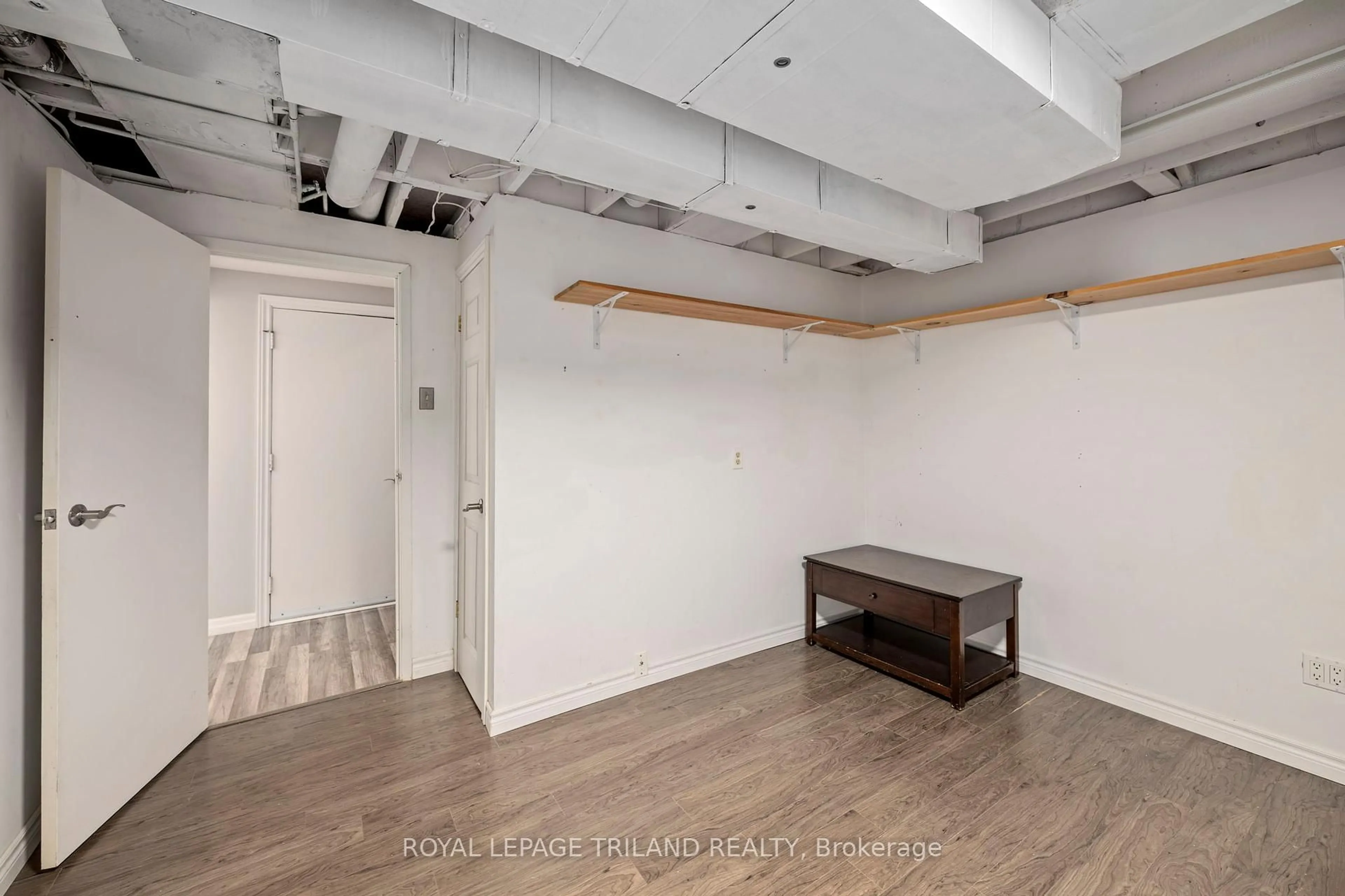 A pic of a room for 301 Carlow Rd #36, Central Elgin Ontario N5L 1B8