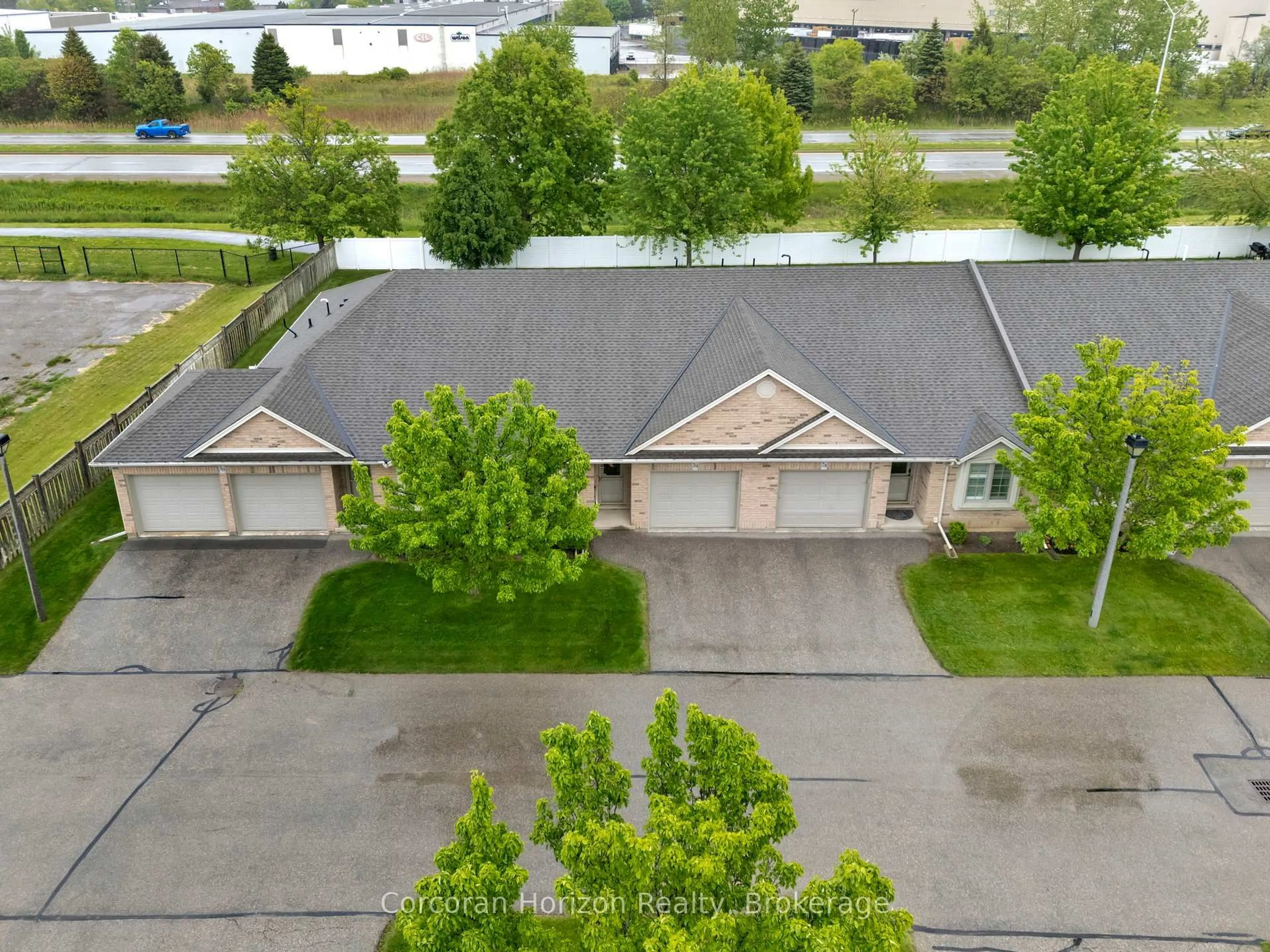 A pic from outside/outdoor area/front of a property/back of a property/a pic from drone, water/lake/river/ocean view for 385 Park Rd #29, Brantford Ontario N3R 0A1