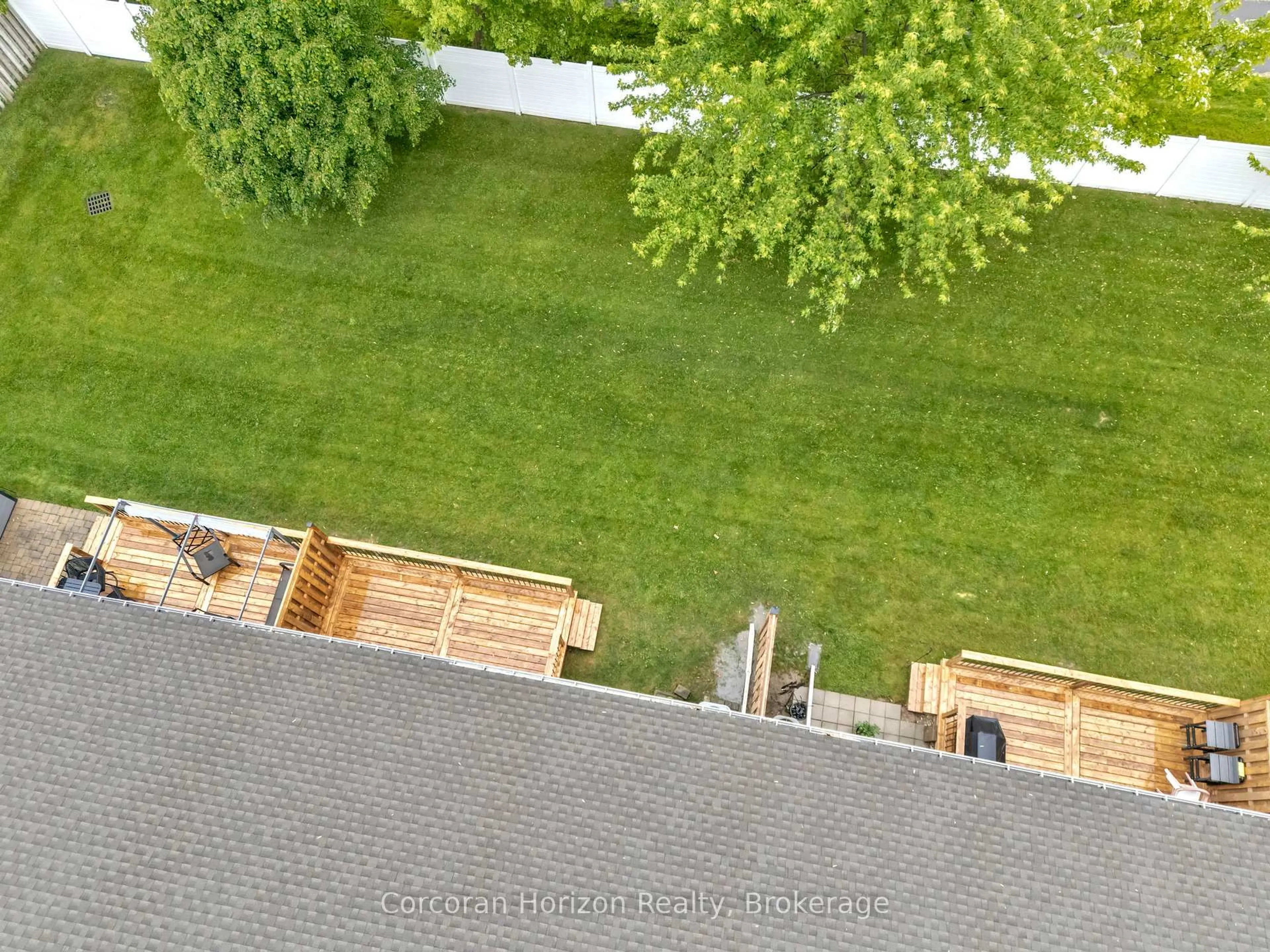 A pic from outside/outdoor area/front of a property/back of a property/a pic from drone, city buildings view from balcony for 385 Park Rd #29, Brantford Ontario N3R 0A1