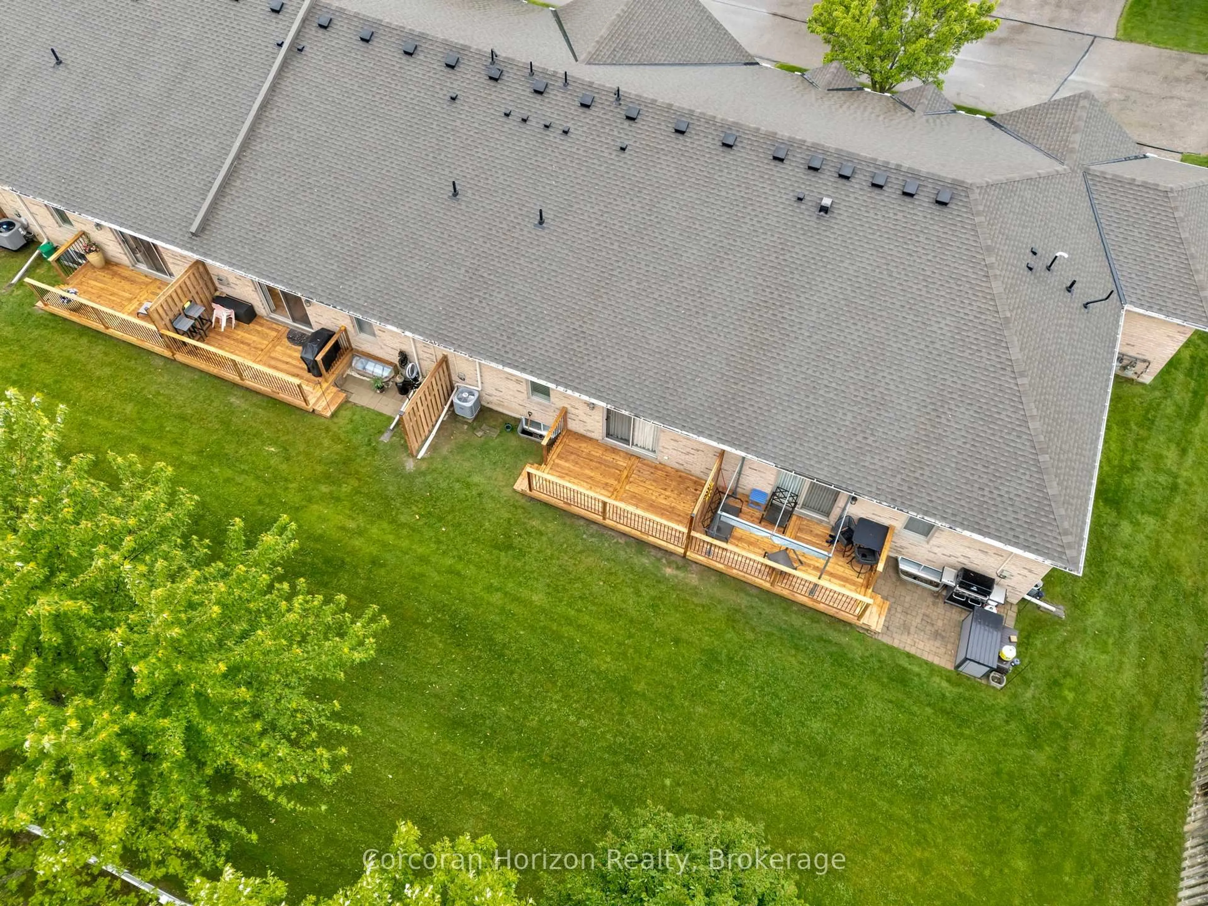 A pic from outside/outdoor area/front of a property/back of a property/a pic from drone, city buildings view from balcony for 385 Park Rd #29, Brantford Ontario N3R 0A1