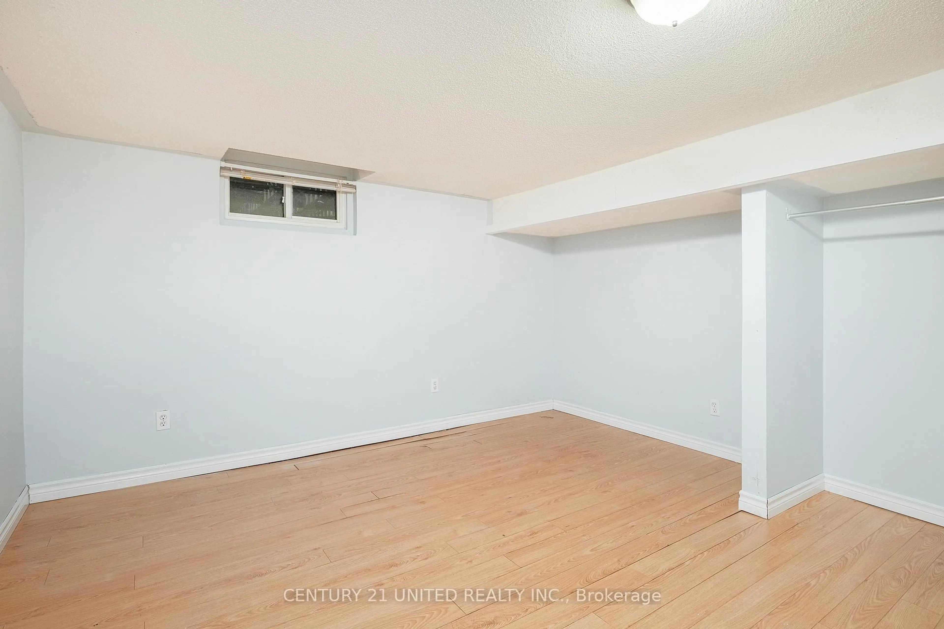 A pic of a room for 758 Bethune St, Peterborough North Ontario K9H 4A6