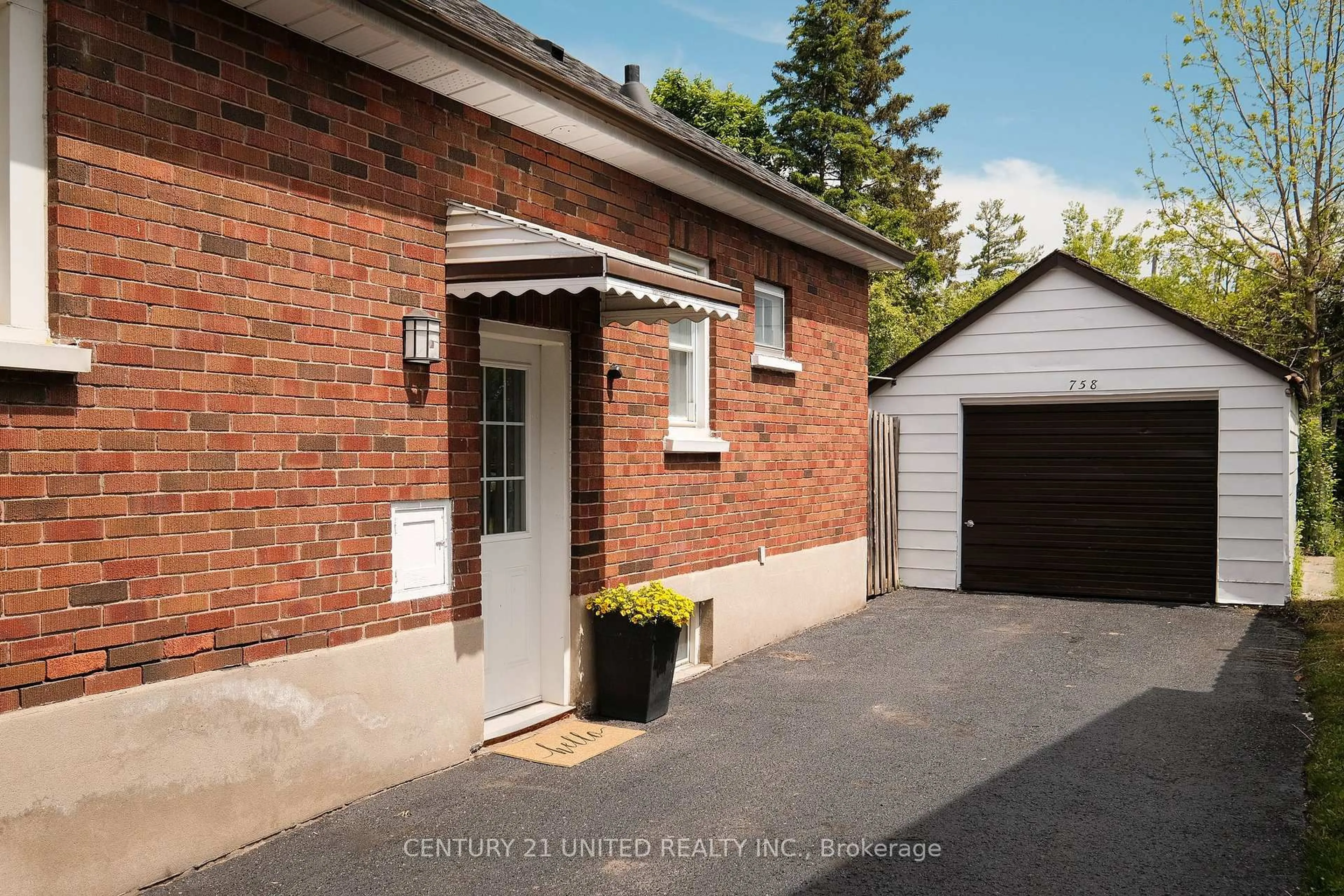 Unknown for 758 Bethune St, Peterborough North Ontario K9H 4A6