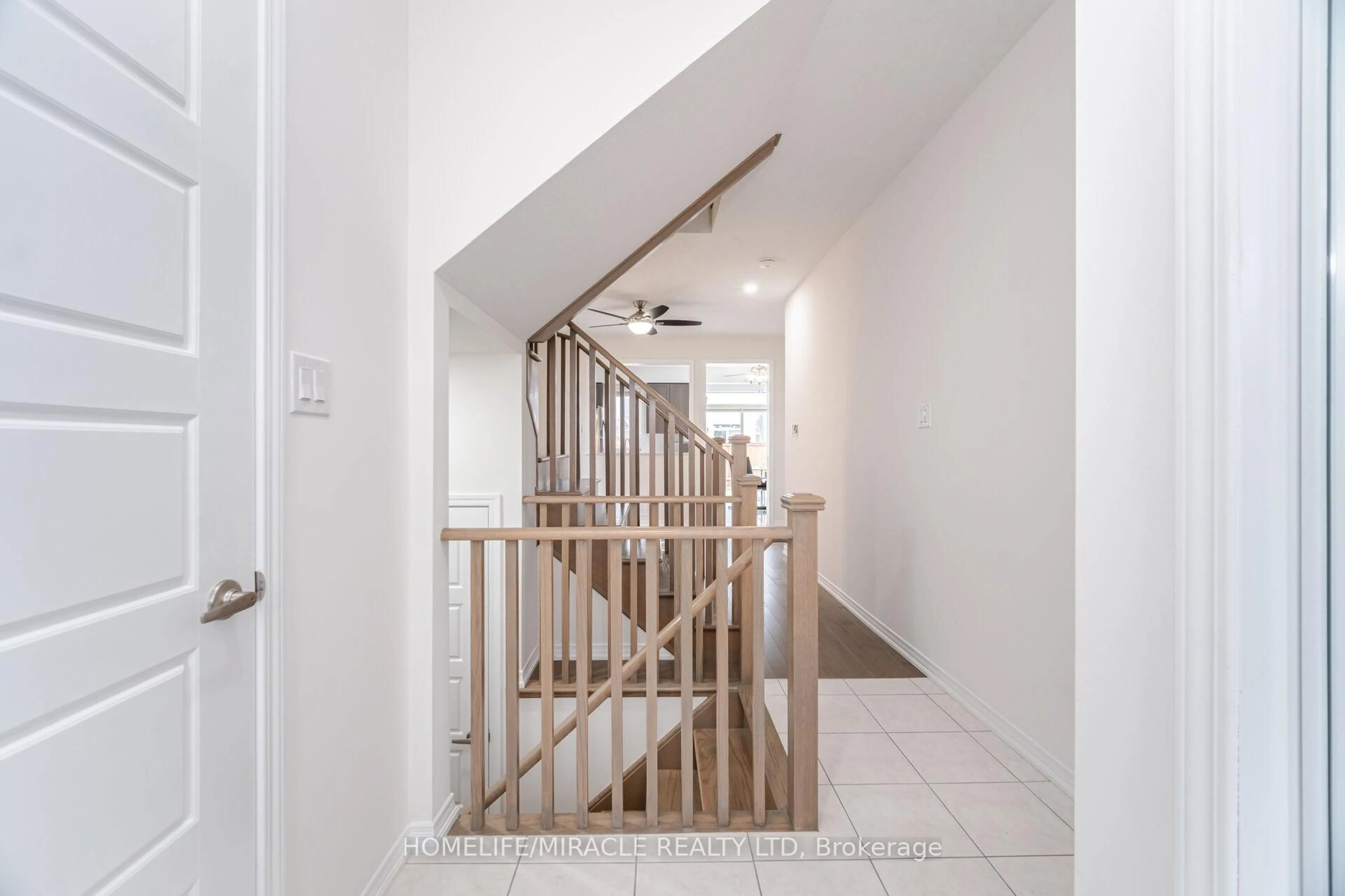 Stairs for 117 Longboat Ru, Brantford Ontario N3T 0R8