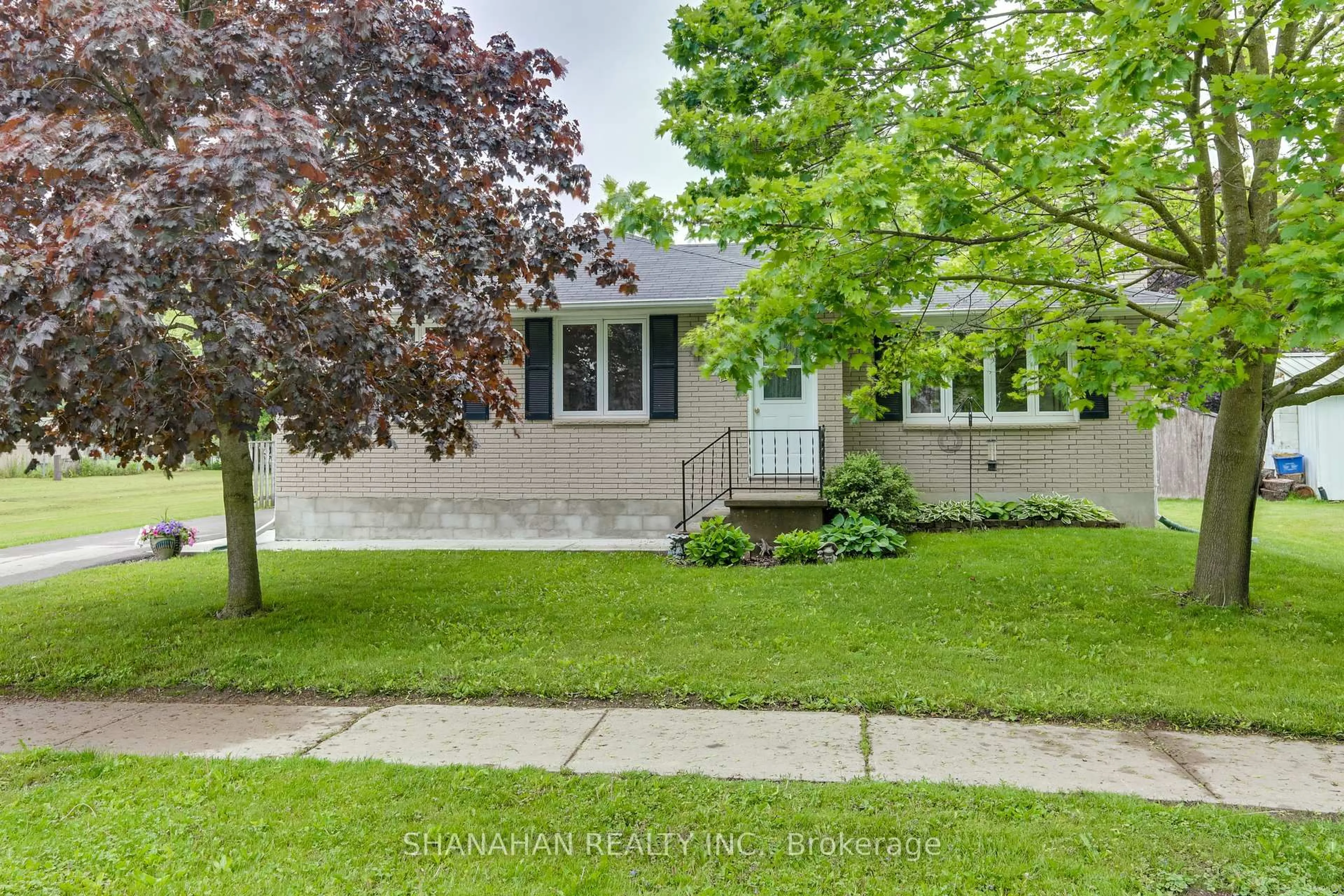 Unknown for 226 Tain St, North Middlesex Ontario N0M 2K0