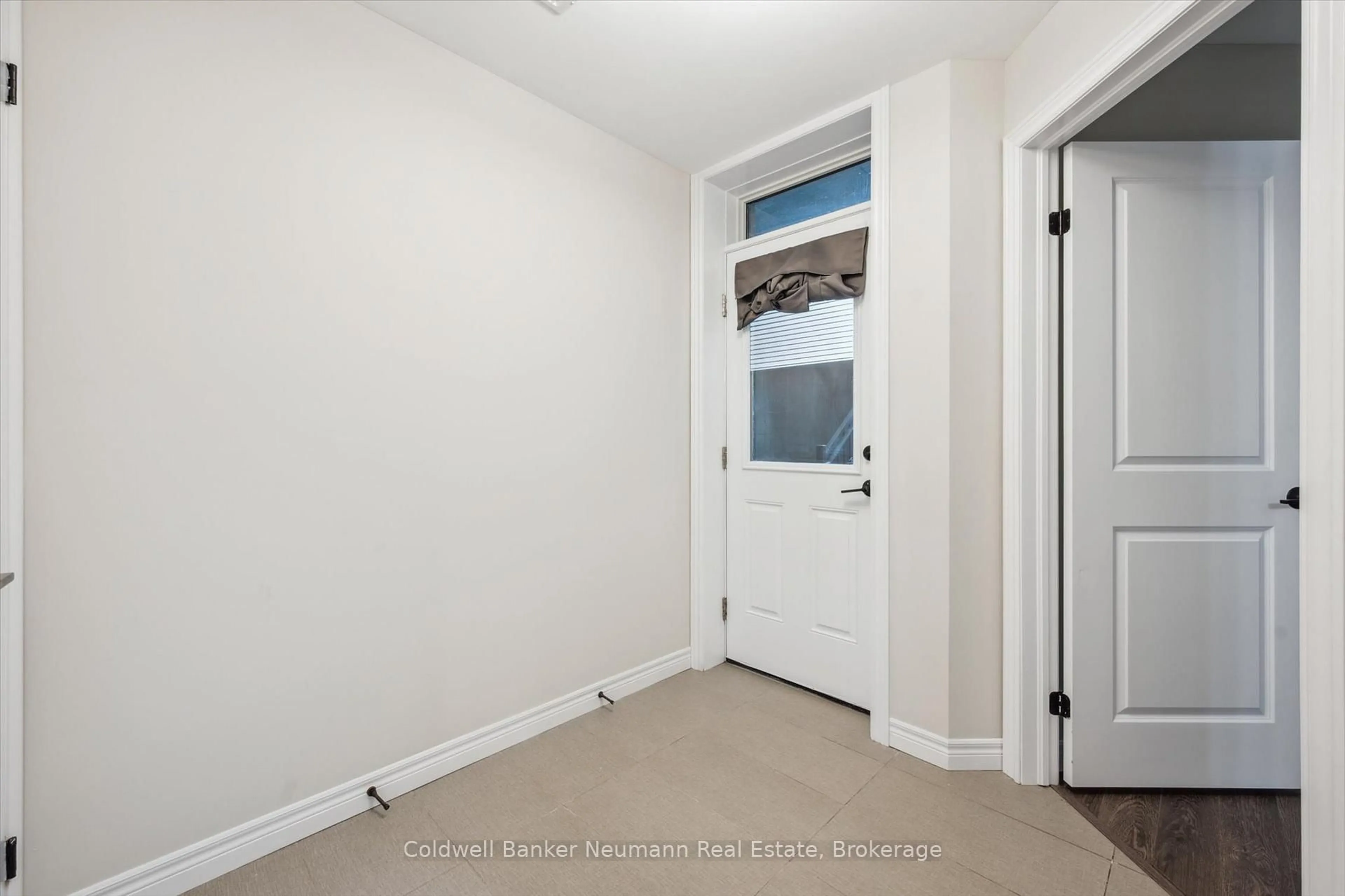 Unknown for 333 Gosling Gdns #103, Guelph Ontario N1L 0K4
