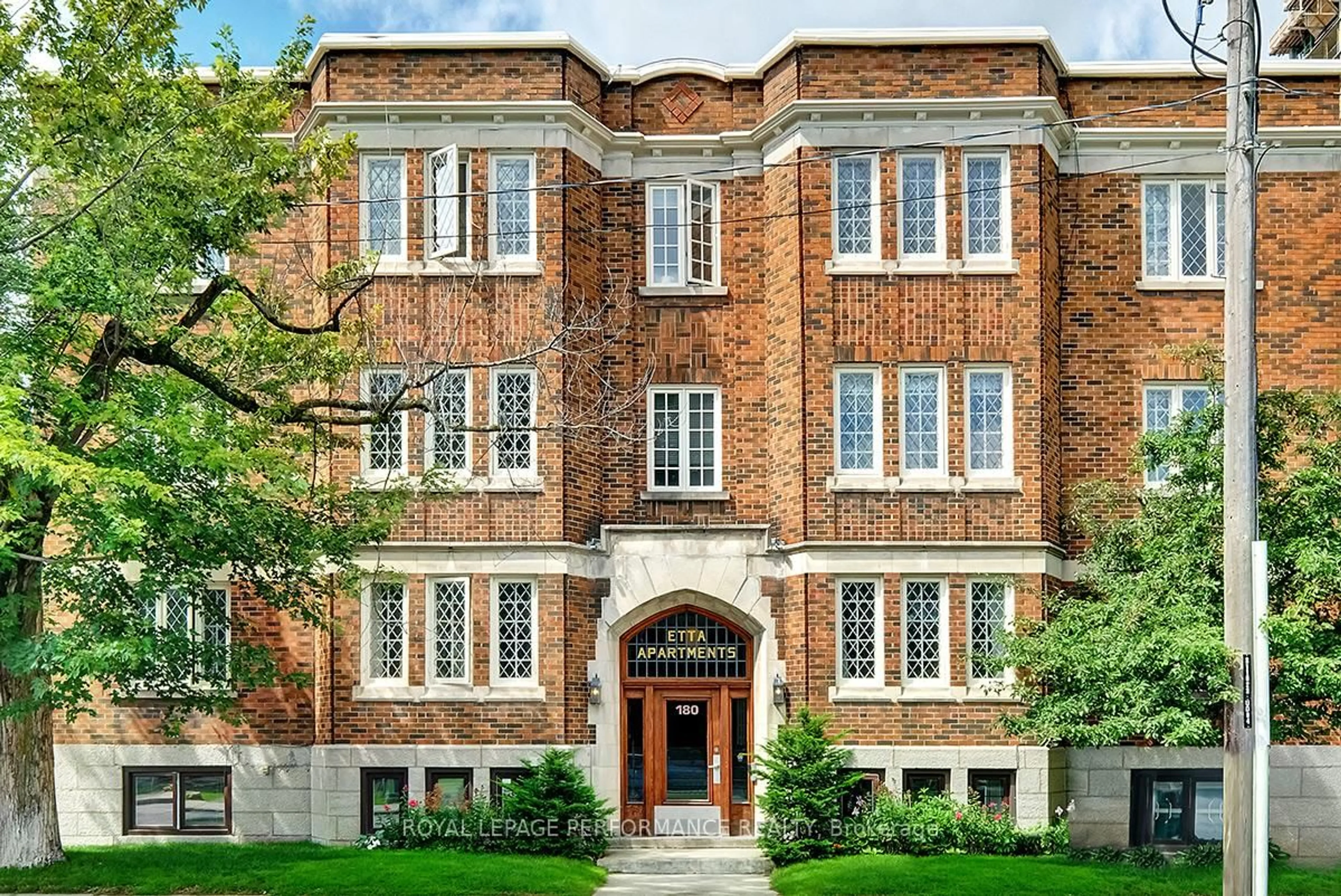 Home with brick exterior material, building for 180 Augusta St #2, Ottawa Ontario K1N 8C1
