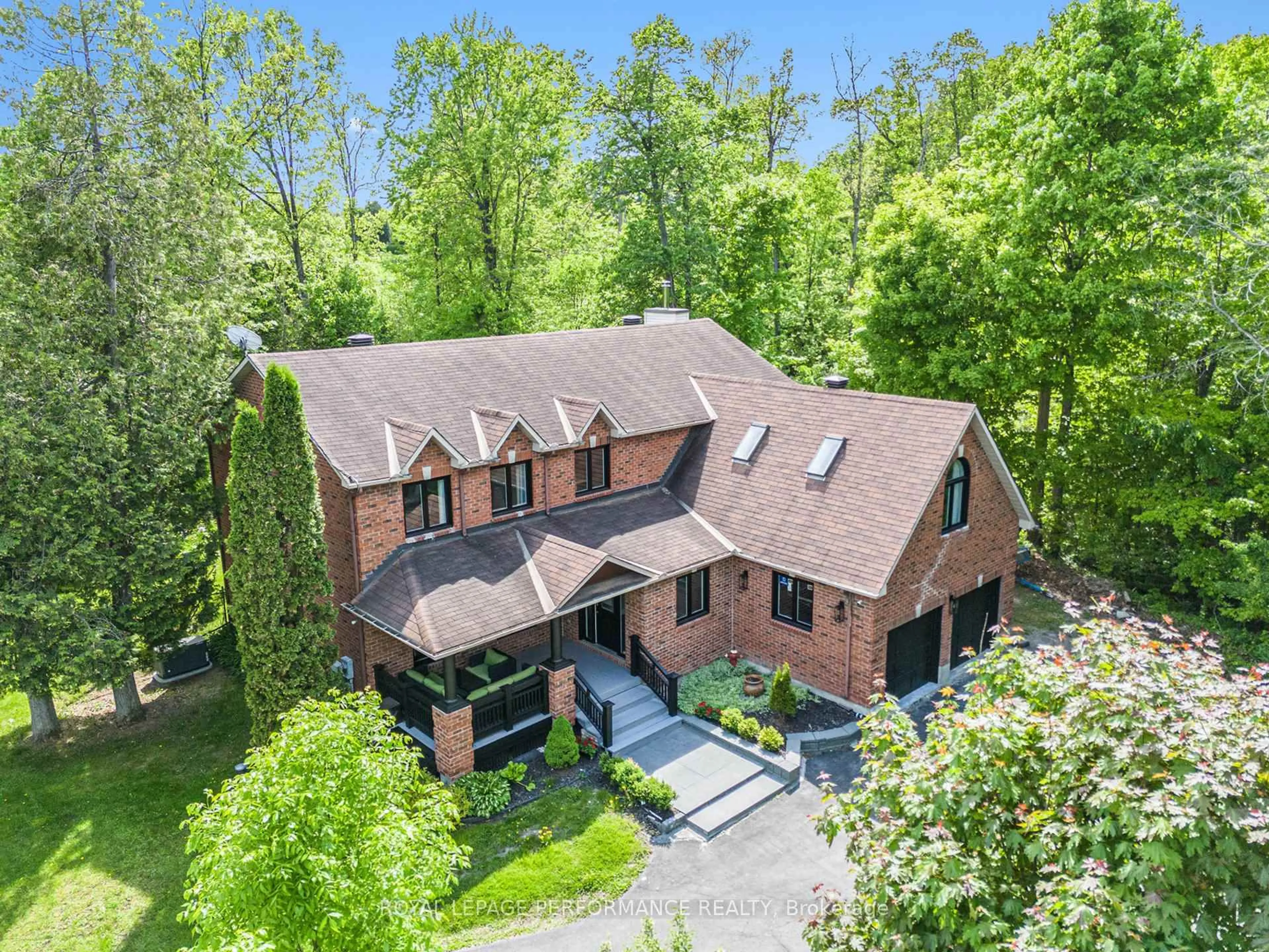 A pic from outside/outdoor area/front of a property/back of a property/a pic from drone, unknown for 1630 Royal Orchard Dr, Ottawa Ontario K4C 1A9