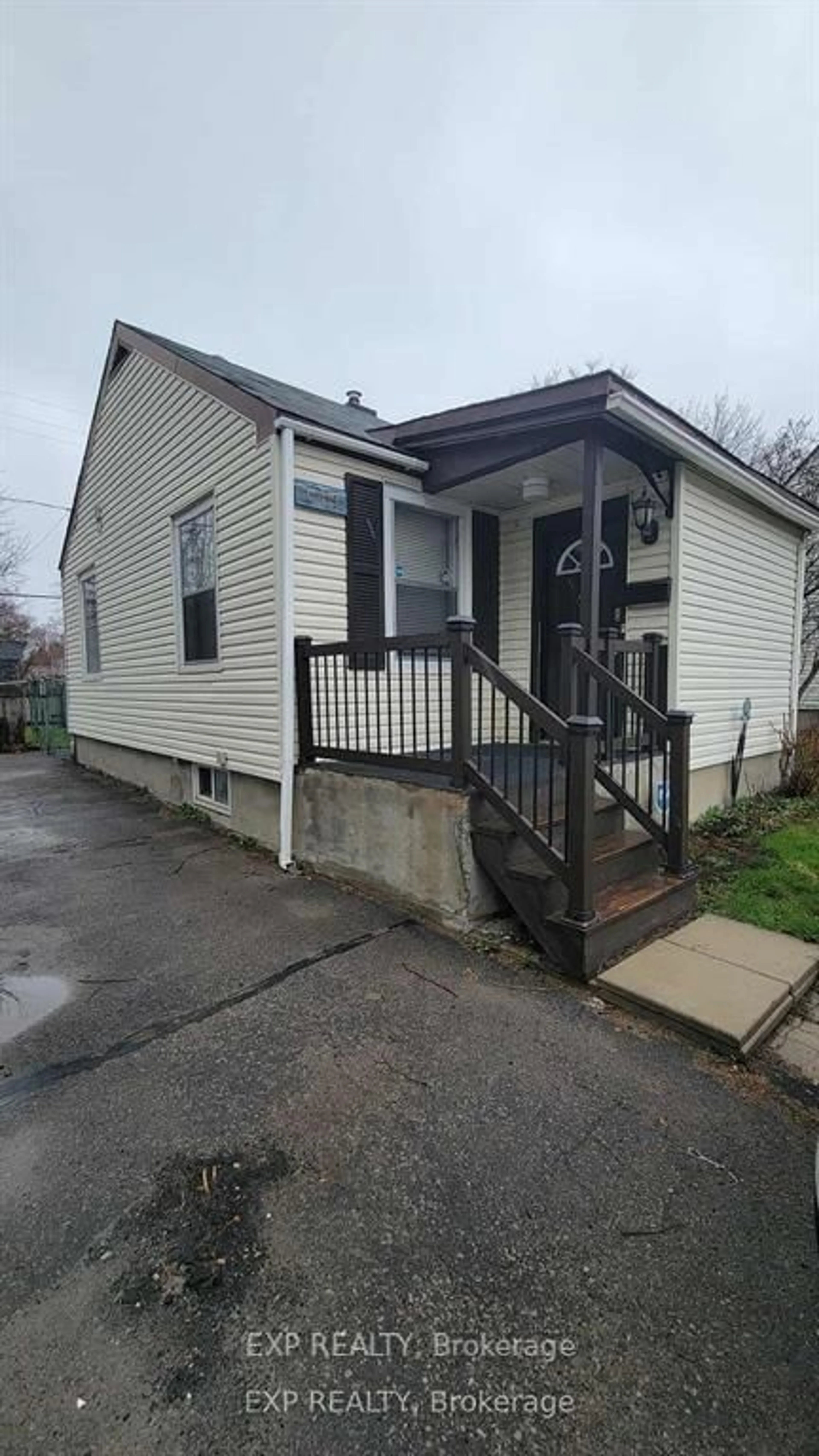 Unknown for 149 Crerar Ave, Ottawa Ontario K1Z 7P4