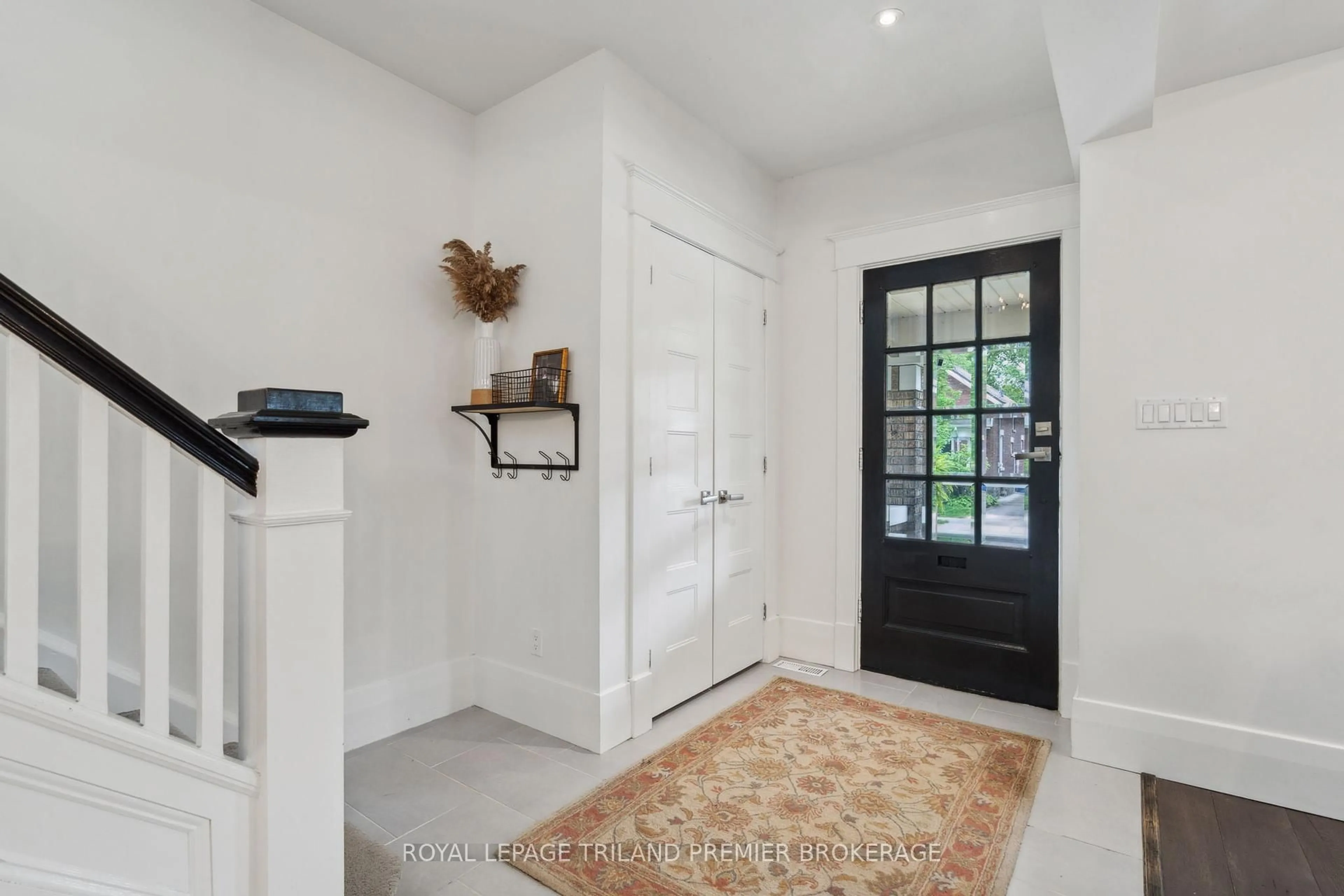 Indoor entryway for 414 Baker St, London South Ontario N6C 1X7