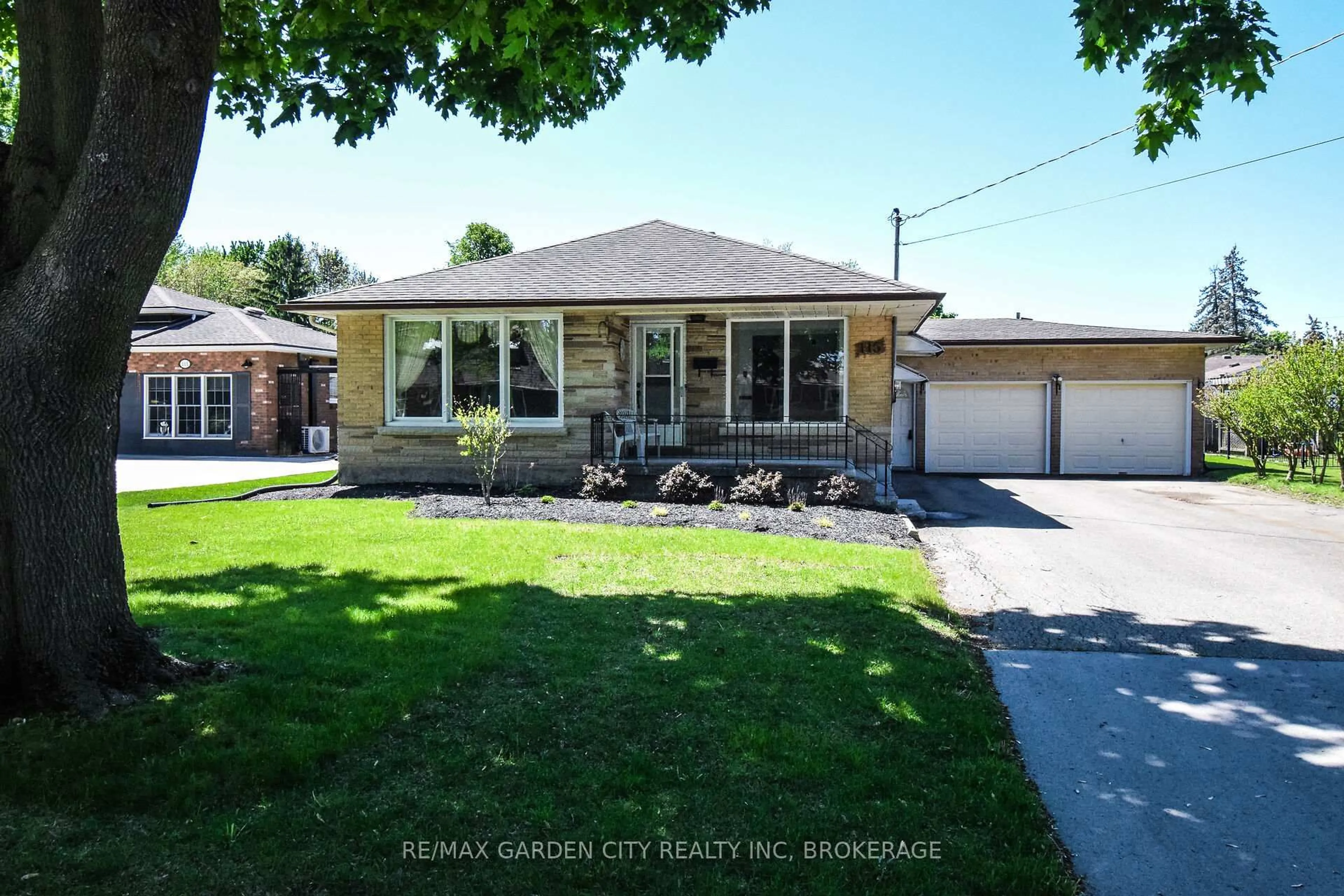 Unknown for 115 Larraine St, Welland Ontario L3C 5K3