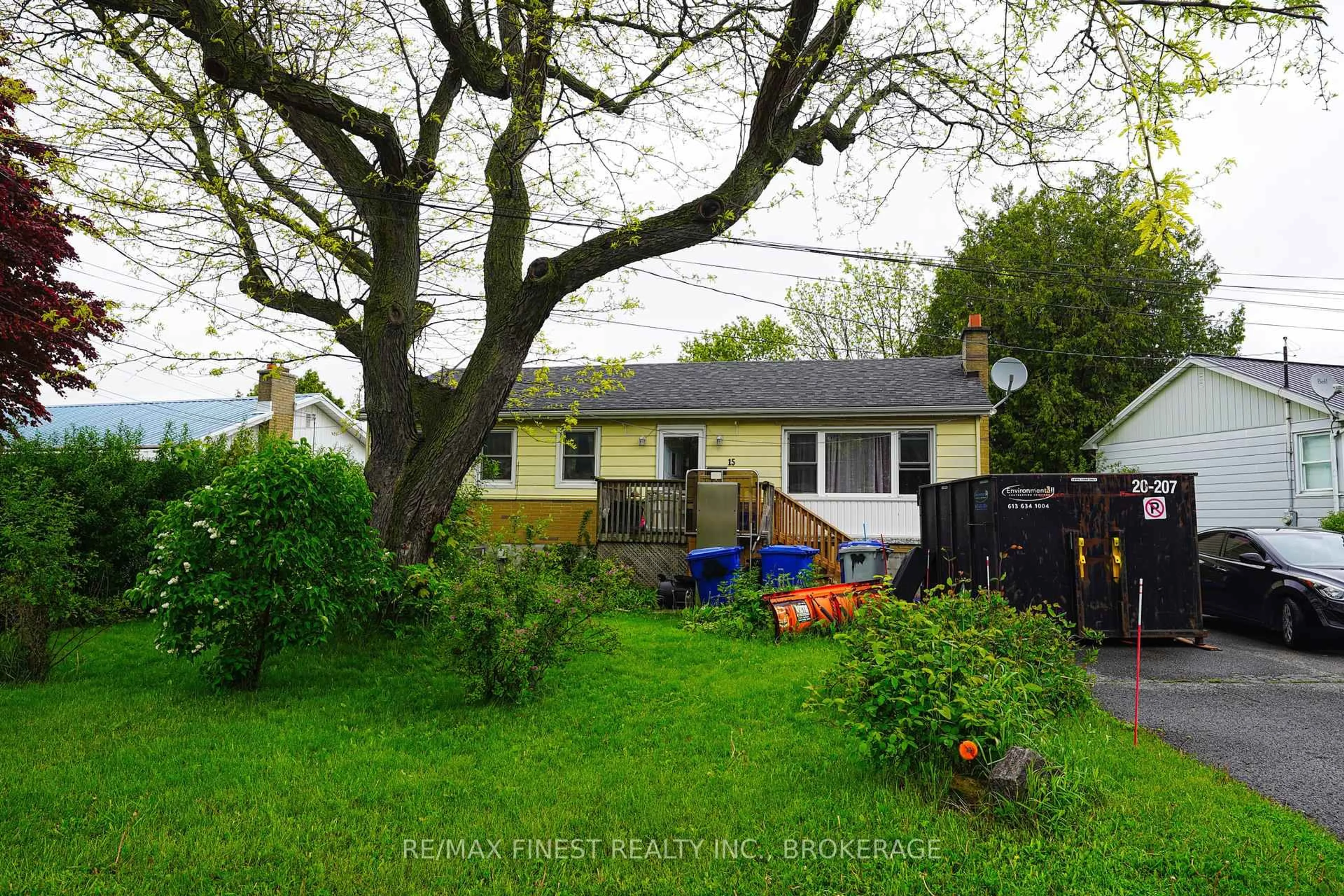 A pic from outside/outdoor area/front of a property/back of a property/a pic from drone, street for 15 Howard Cres, Kingston Ontario K7M 3C7