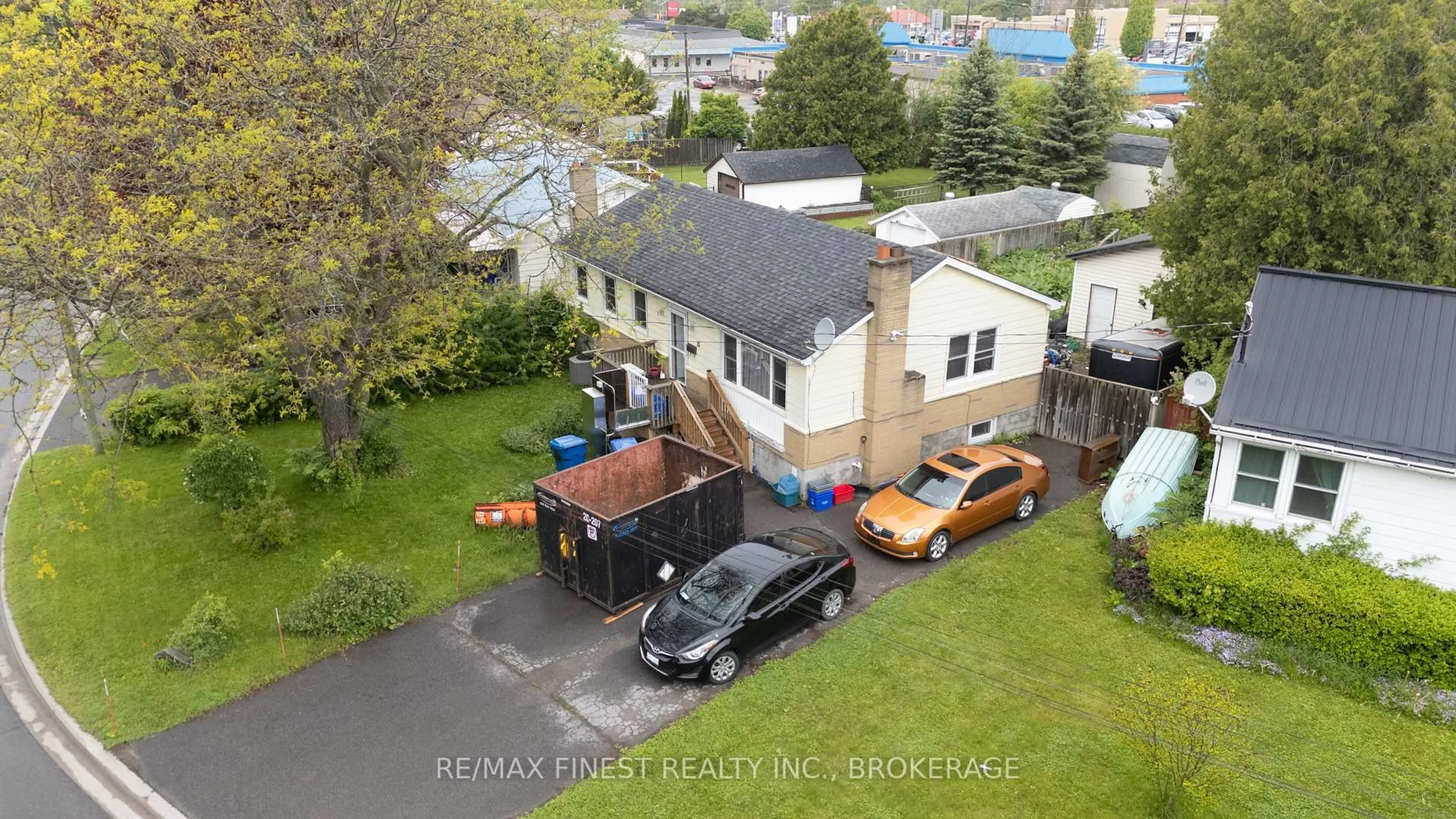 A pic from outside/outdoor area/front of a property/back of a property/a pic from drone, street for 15 Howard Cres, Kingston Ontario K7M 3C7