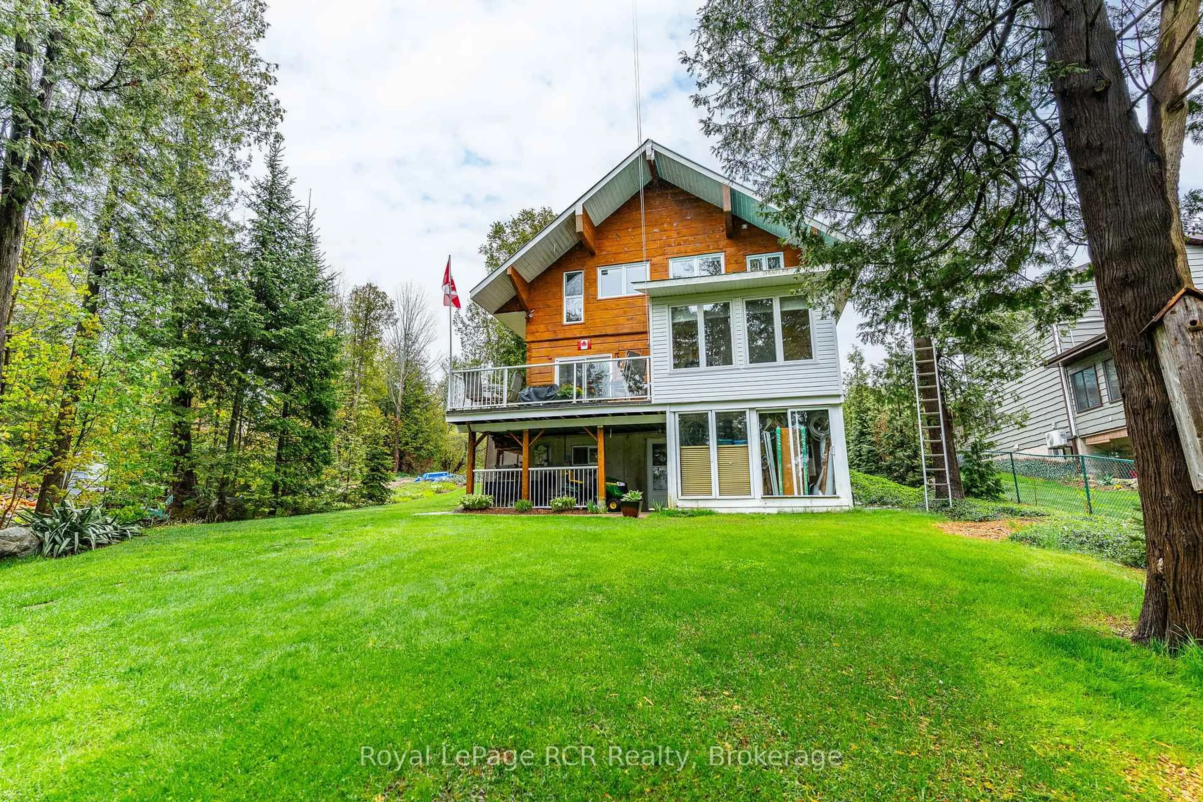 A pic from outside/outdoor area/front of a property/back of a property/a pic from drone, unknown for 183 Lakeshore Rd, Georgian Bluffs Ontario N0H 2T0