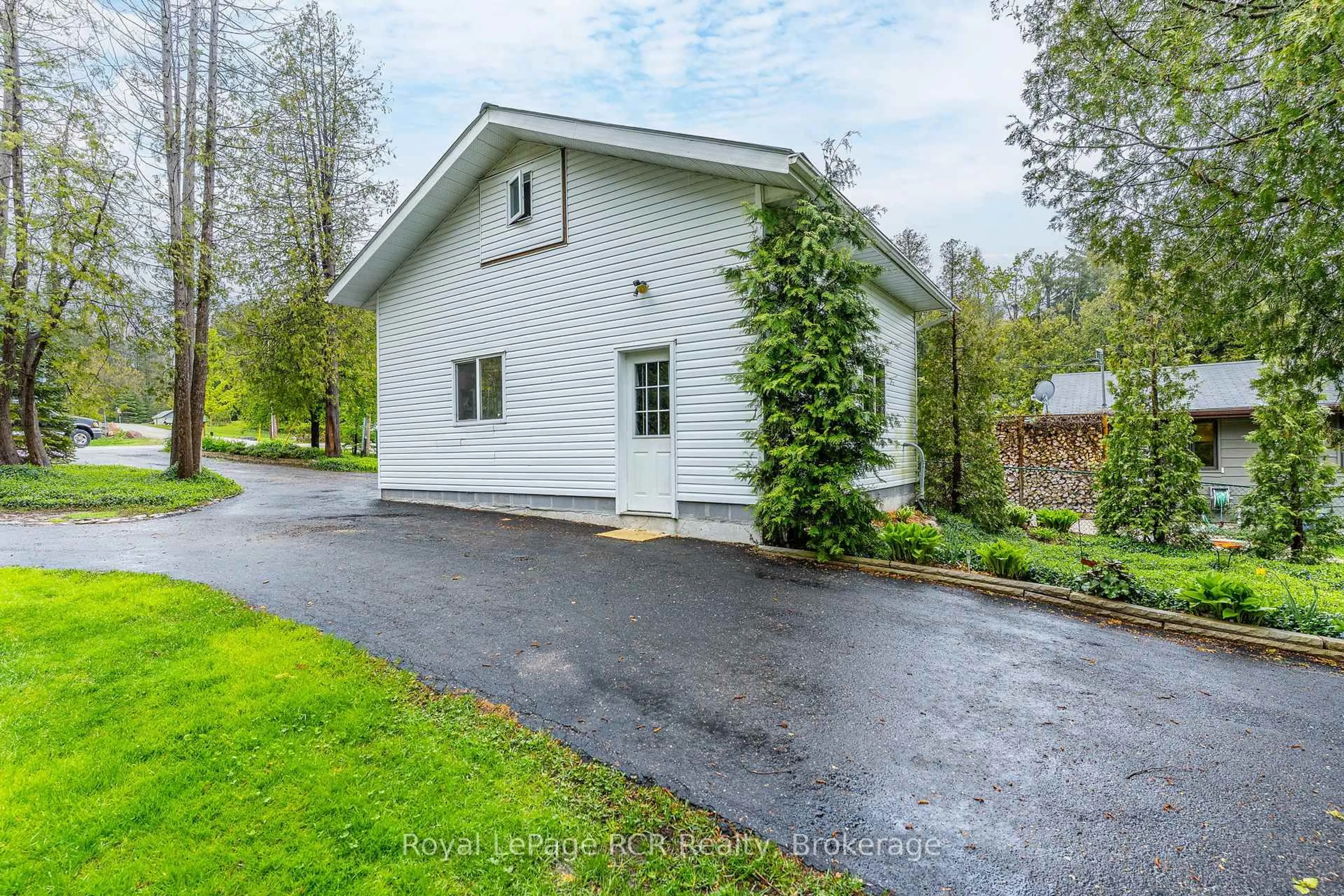 Unknown for 183 Lakeshore Rd, Georgian Bluffs Ontario N0H 2T0