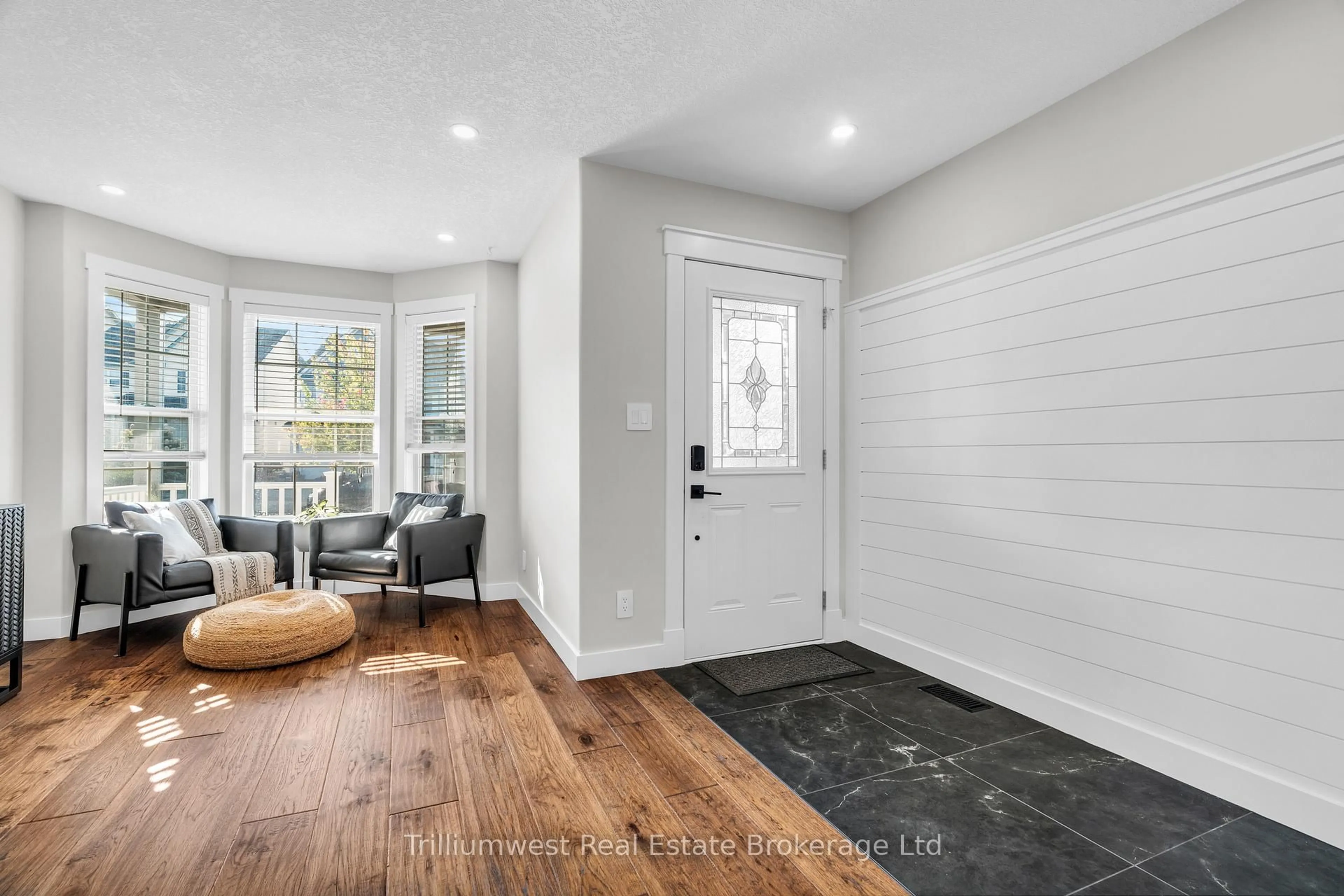 Indoor entryway for 220 Ridge Top Cres, Guelph/Eramosa Ontario N0B 2K0