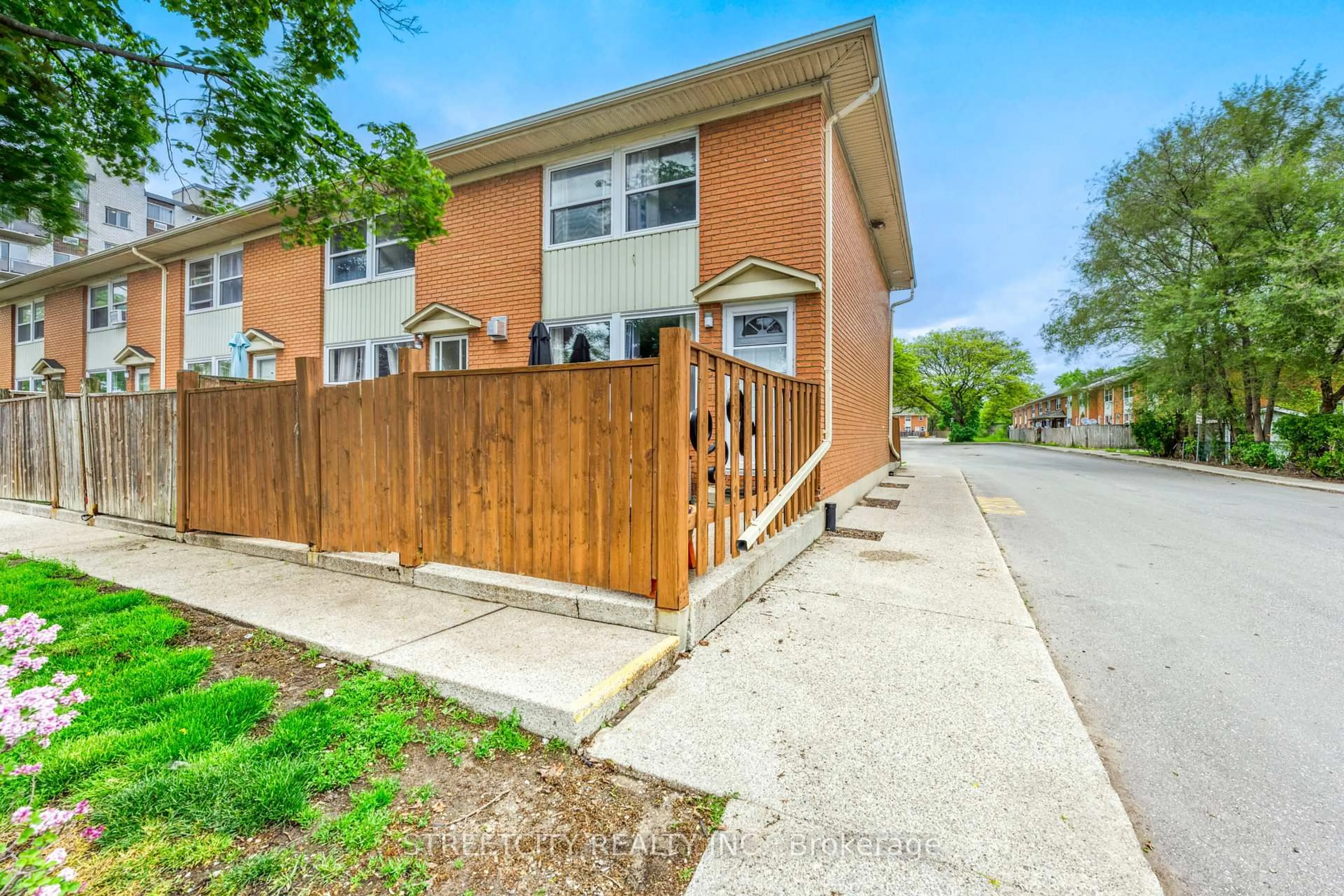 Unknown for 834 Exmouth St #1, Sarnia Ontario N7T 5R2