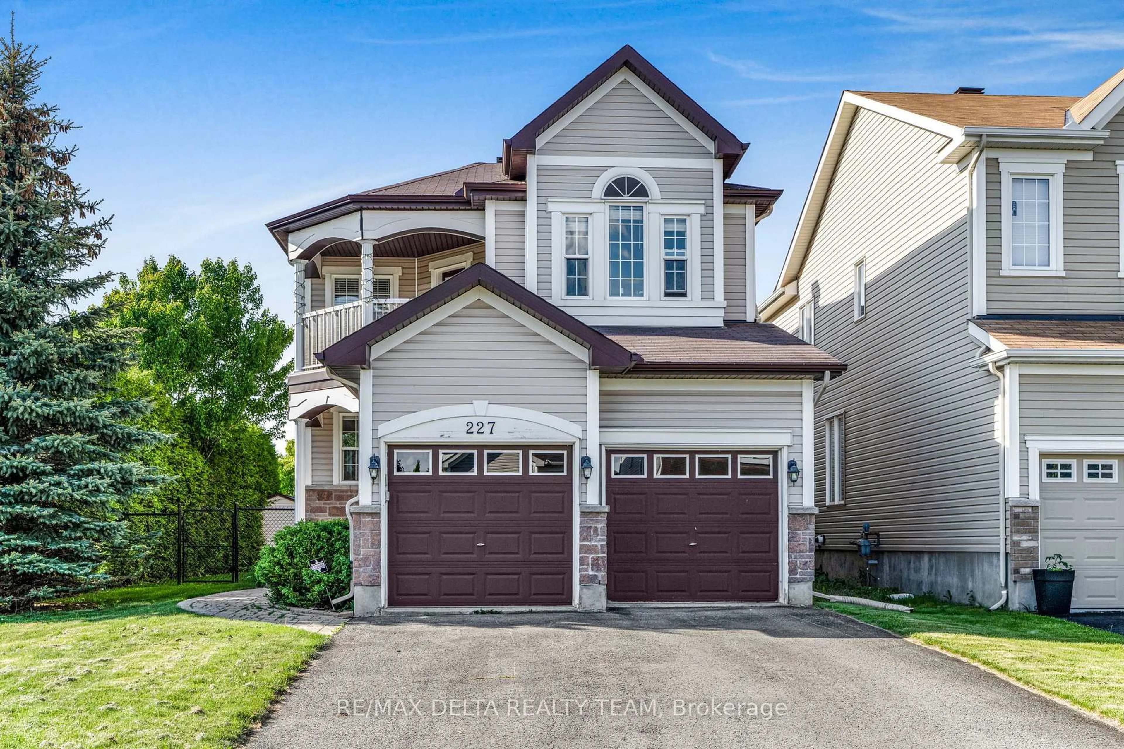 Unknown for 227 Hillpark High St, Ottawa Ontario K1W 0B5