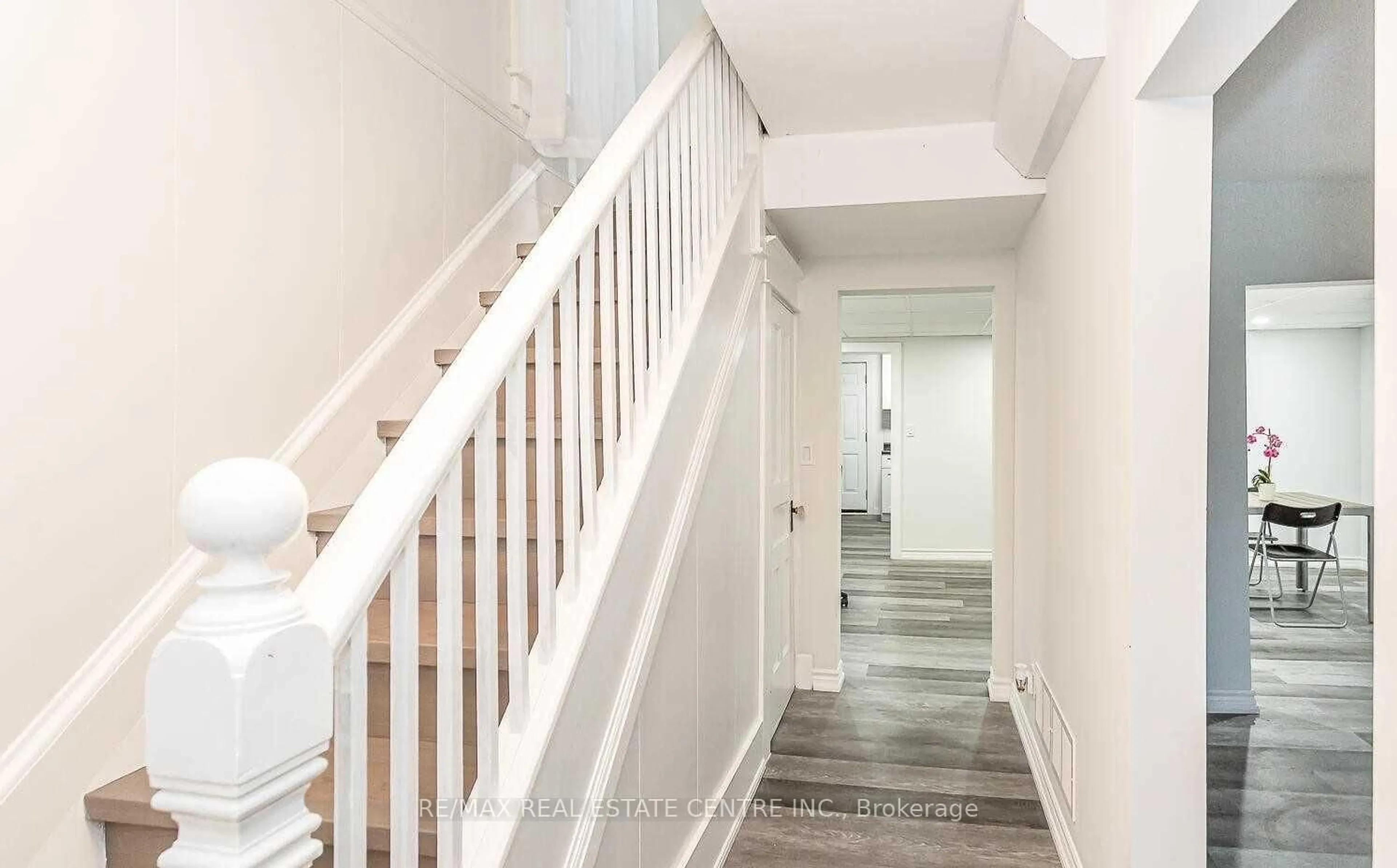 Stairs for 18 Forks Rd, Welland Ontario L3B 5K1
